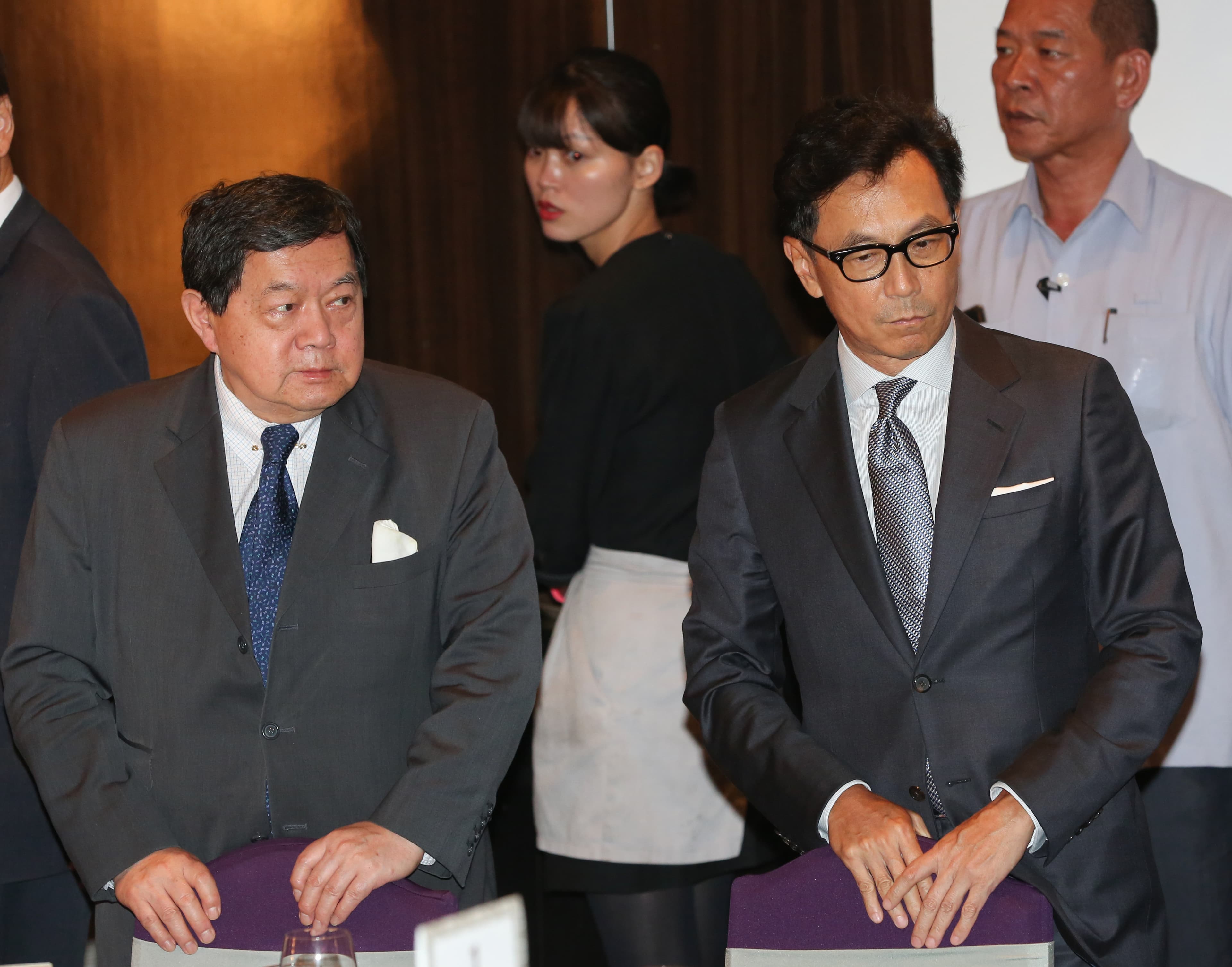 5G頻譜年底開放競標，遠傳董事長徐旭東和台灣大董事長蔡明忠均備妥充足銀彈搶標。