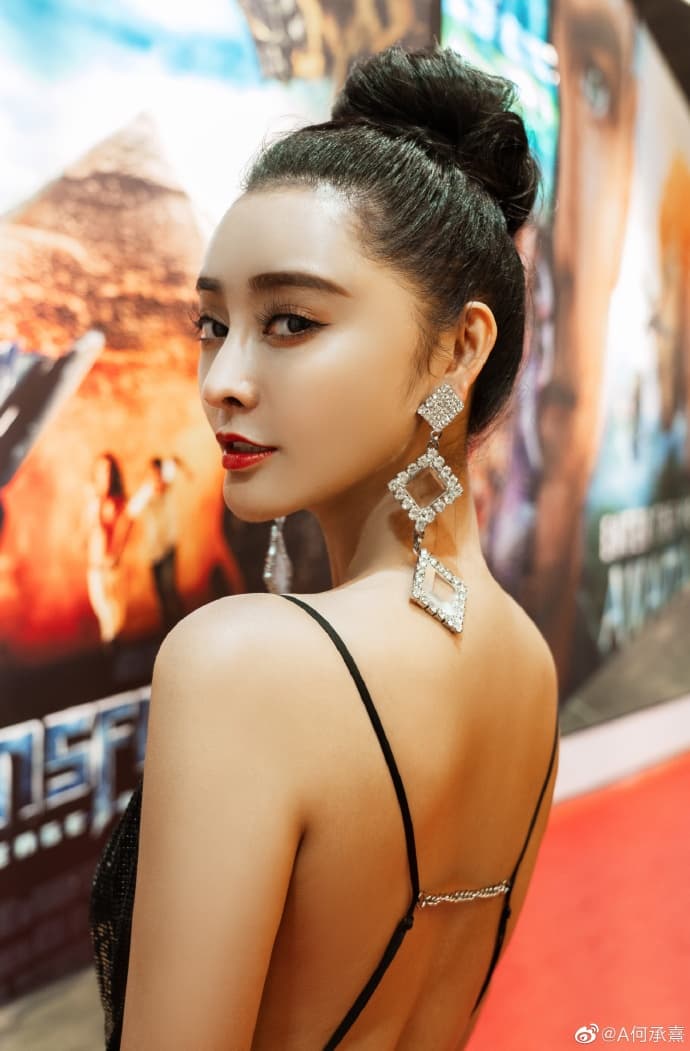 何承熹與前夫生下1子1女，如今為了搶監護權互相傷害。（翻攝自微博）