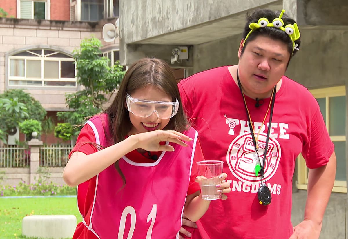 日本女團「AKB48」姐妹團AKB48 TeamTP中的阿部瑪利亞被邀上外景節目《綜藝3國智》。（台視提供）