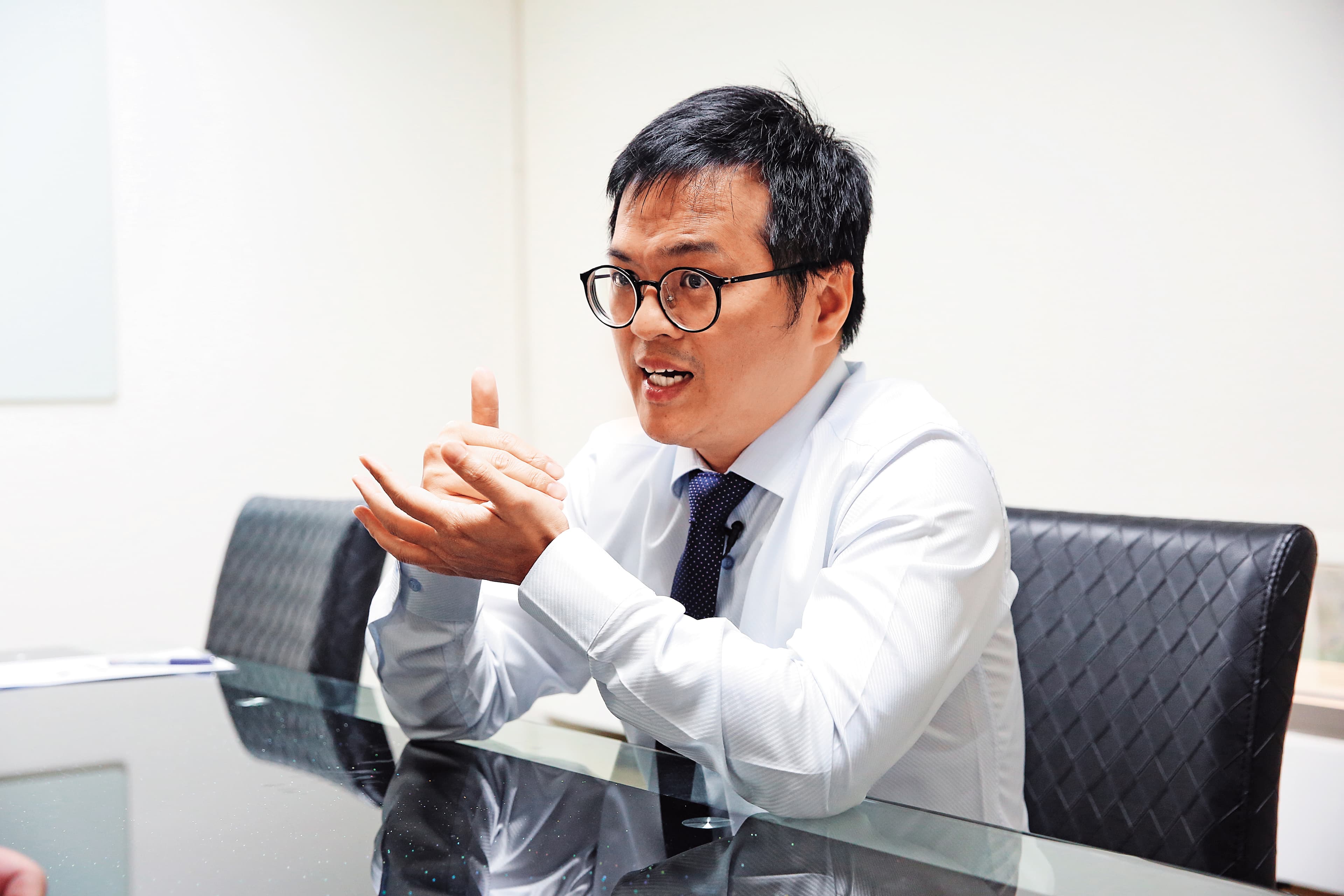 律師陳建三指出，寄附實際是強奪，國民政府當年應該要補償。