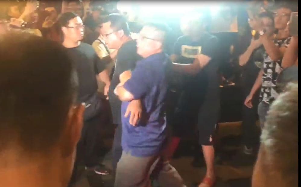 太平保母虐嬰案引起近幾年來最嚴重的警民衝突。（翻攝畫面）
