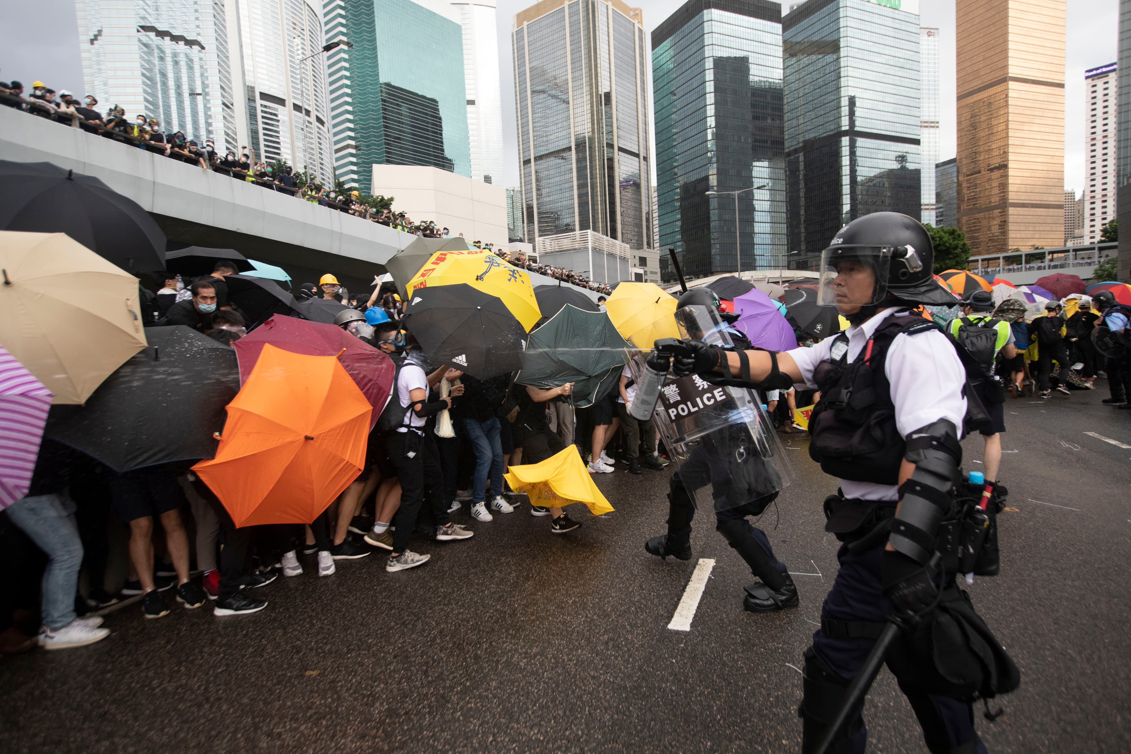 黃之鋒表示，若林鄭月娥持續漠視民意，未來示威活動仍會繼續上演。