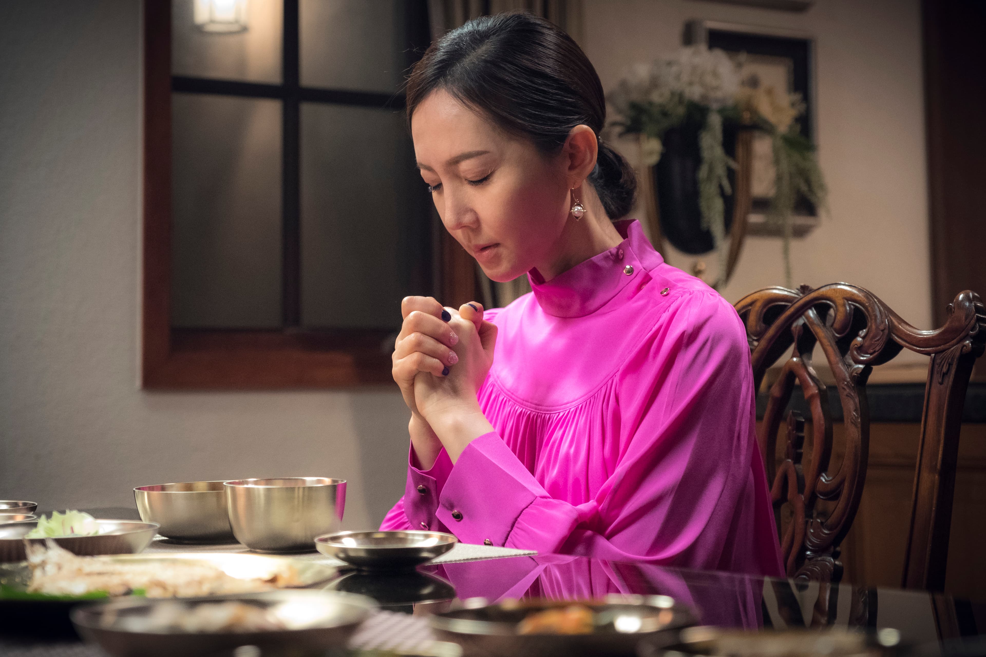 在《SKY CASTLE天空之城》演技出色的廉晶雅也有在《怎麼就，結婚了》露臉。（可樂電影提供）
