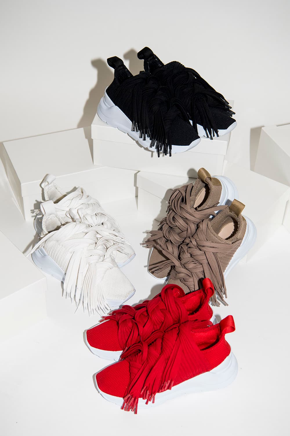 Ports 1961 Lace42有多種單色鞋款。各NT$27,300（MINOSHIN美之心提供）