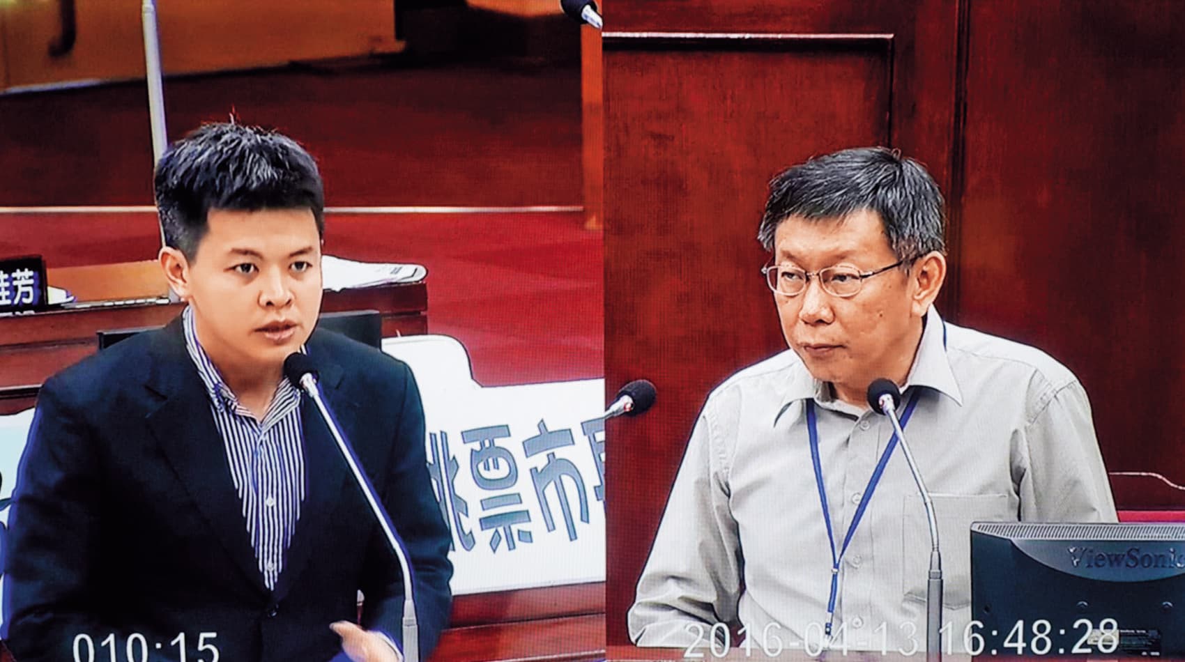 謝維洲（左）競選連任期間，與謝長廷友好的柯文哲（右）曾私下關心過選情，未料謝之後卻反過來打臉柯。（翻攝謝維洲臉書）