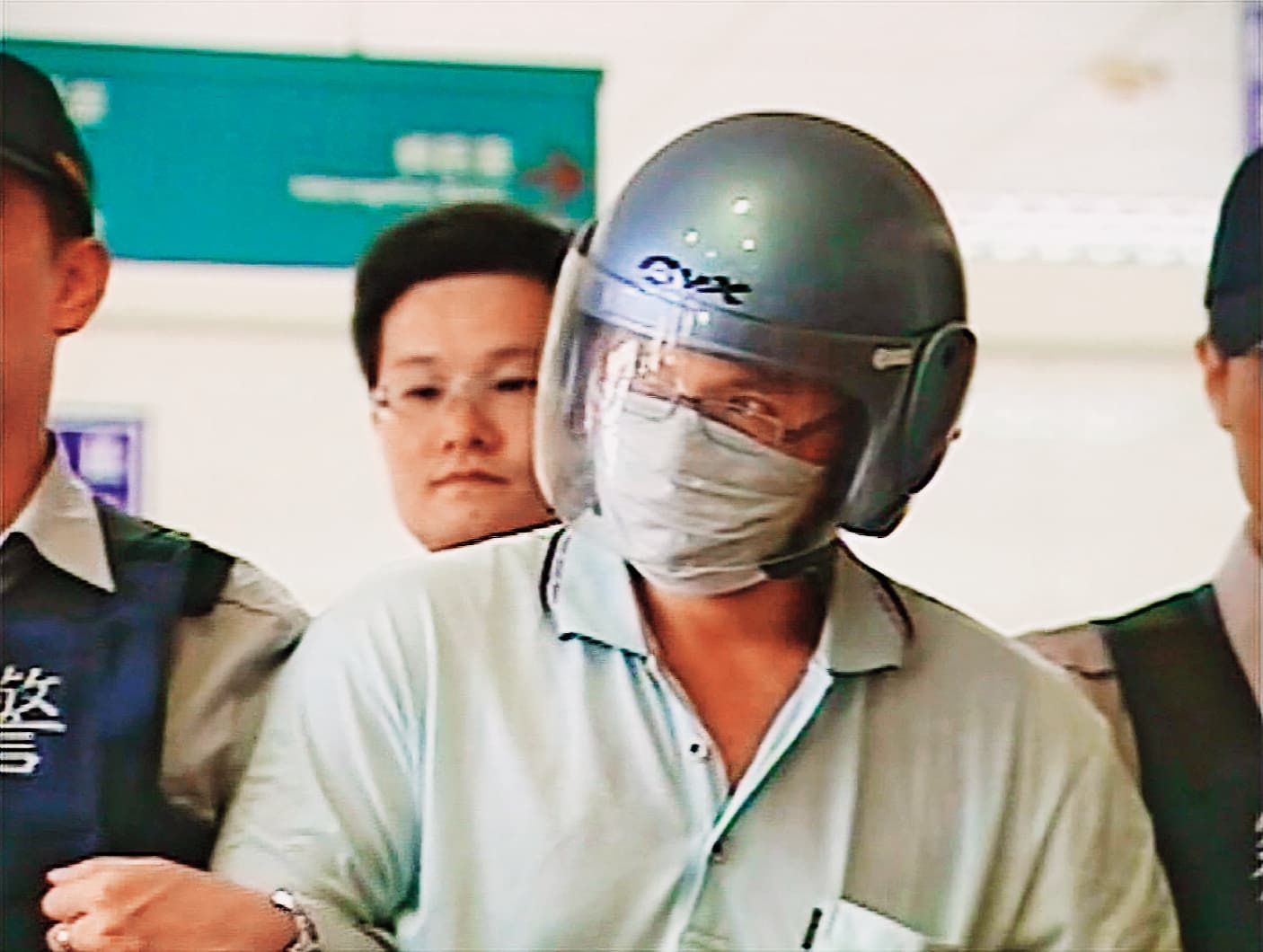 陳志仁（中）犯下撕票案隔日，還因涉嫌性侵遭傳喚，遭法院當庭收押。（東森新聞提供）