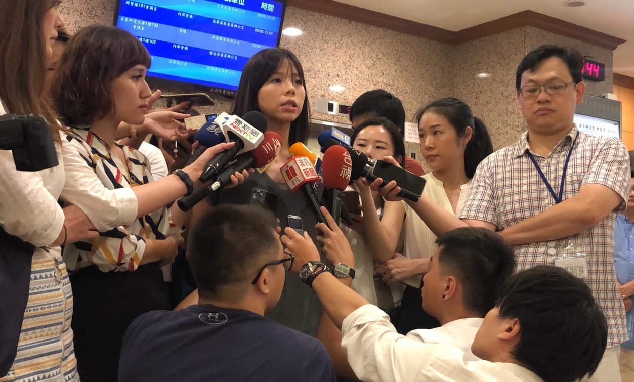 時力立委洪慈庸對邱顯智辭主席發表看法。（洪慈庸辦公室提供）
