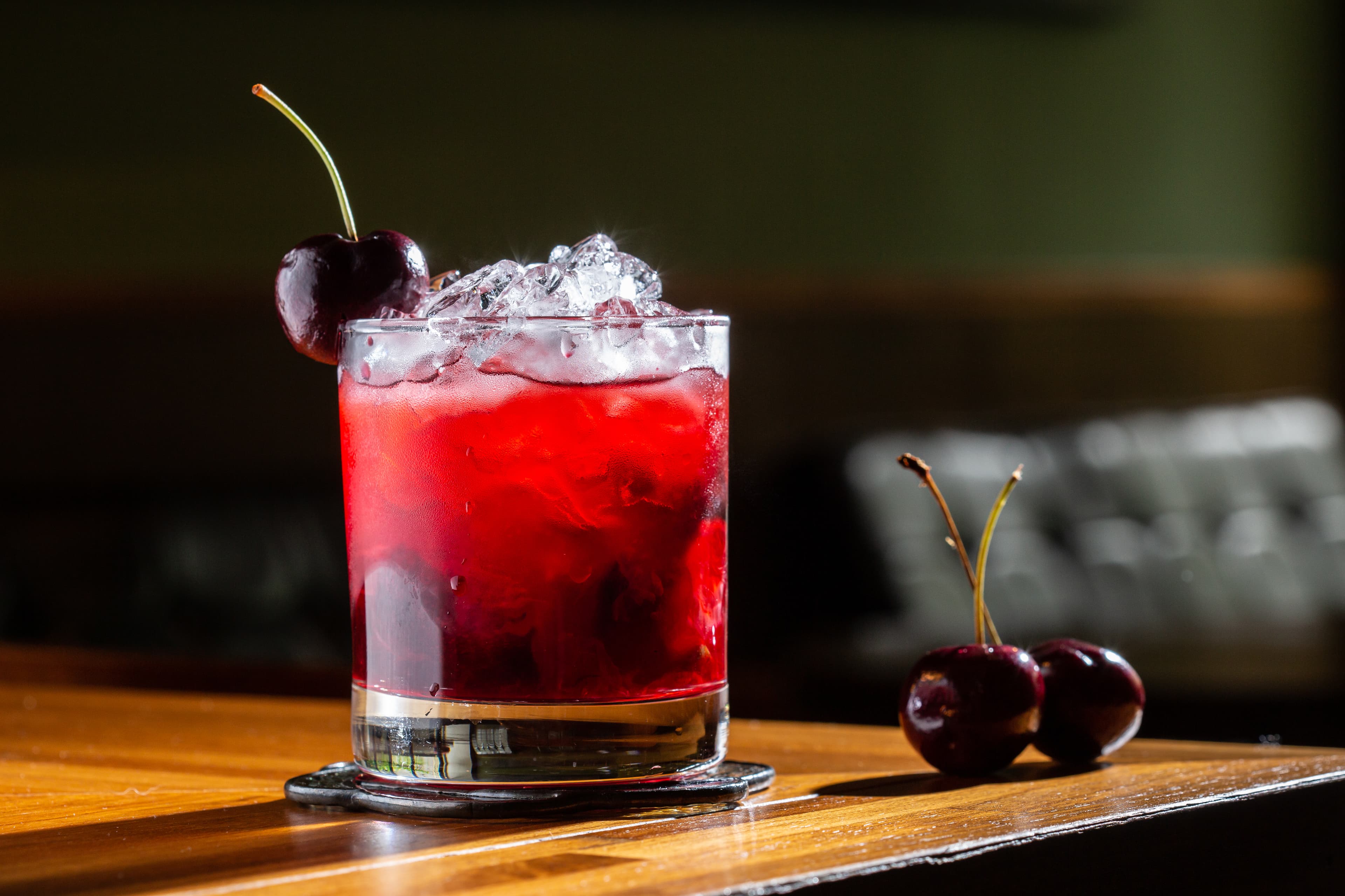 櫻桃香味豐沛的「Cherry Vodka lime」。（250元／杯）