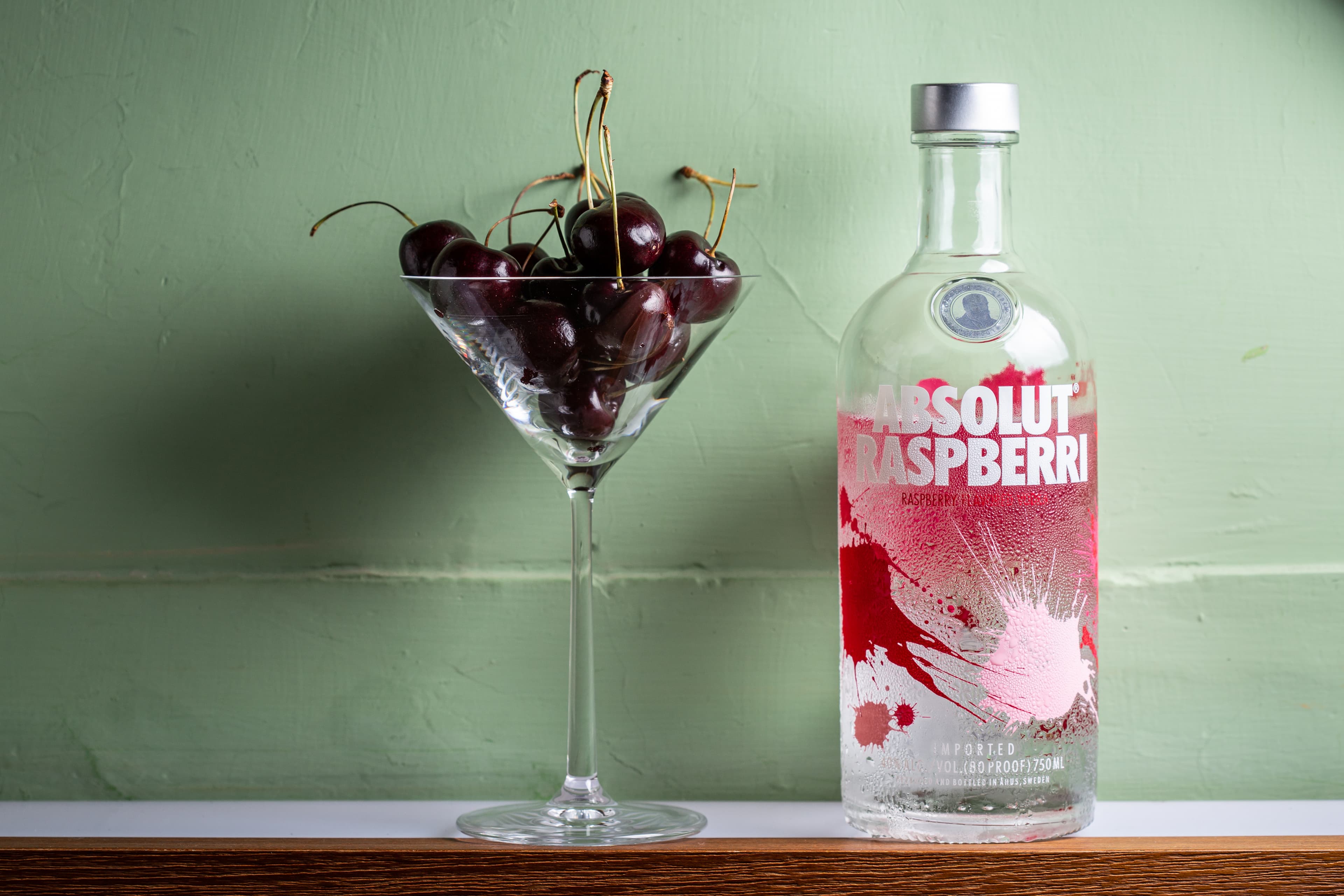 「Absolut Raspberri」完全不添糖，散發成熟覆盆莓豐醇香氣。（150元／杯）