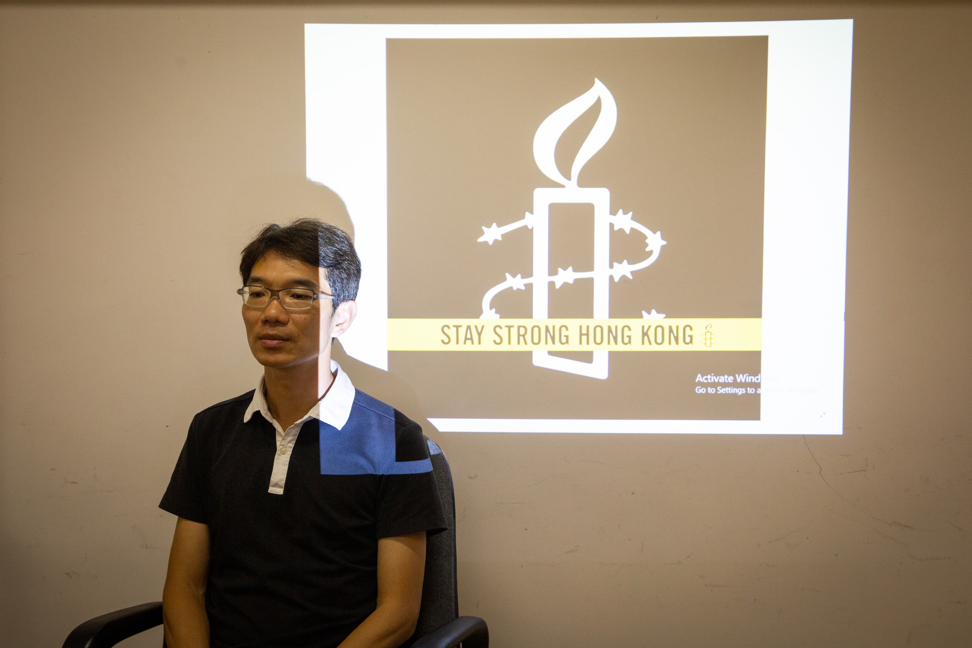 國際特赦組織香港分會總幹事譚萬基說：「若林鄭繼續躲在警察背後，暴力只會愈來愈上升到不可收拾的狀態」。