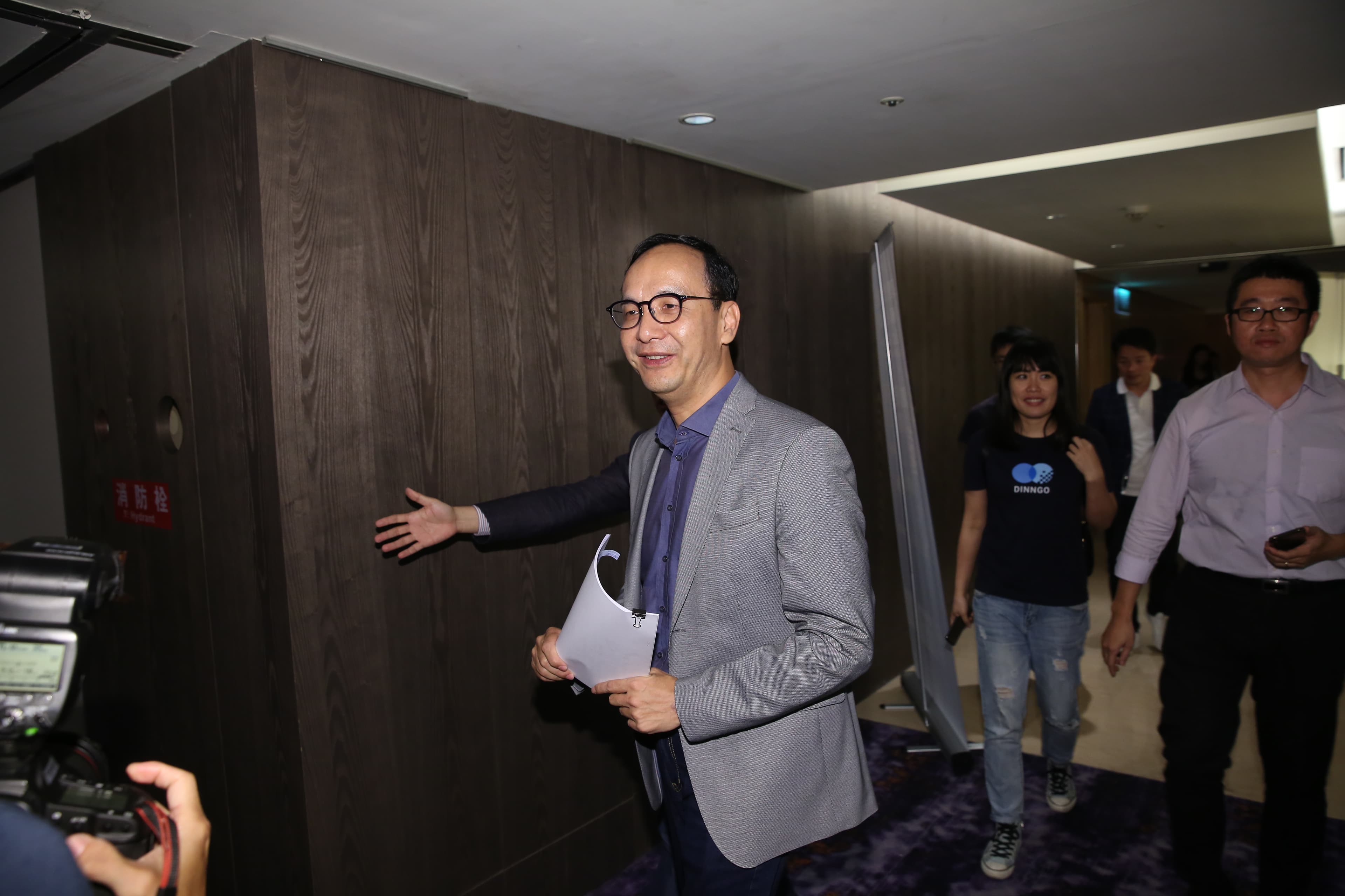 朱立倫曾要韓國瑜別在同溫層取暖，應盡力爭取中間及年輕選民的支持。