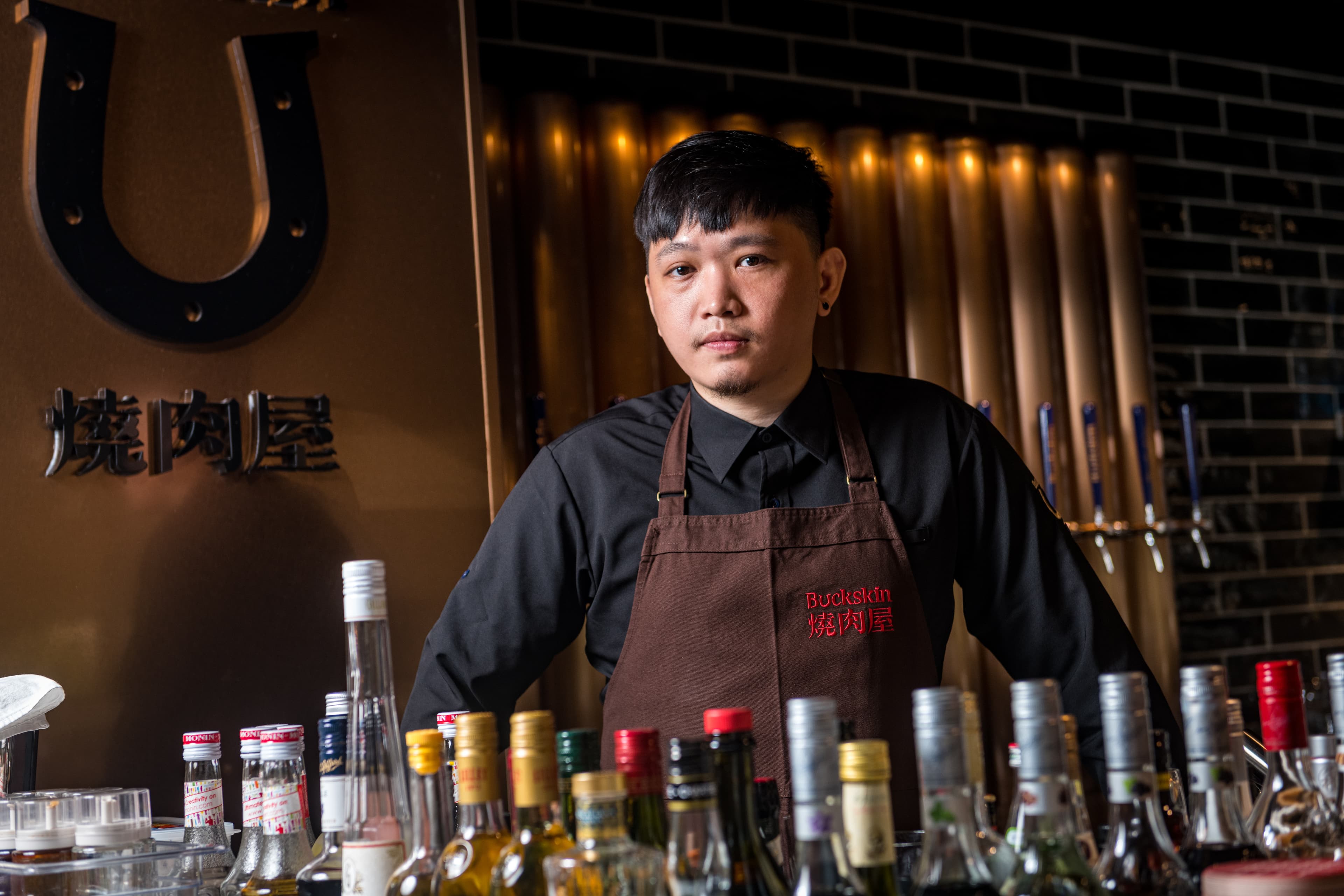 「柏克金餐飲集團」Bar Leader曾宇皓對自家啤酒製程及風味瞭若指掌。