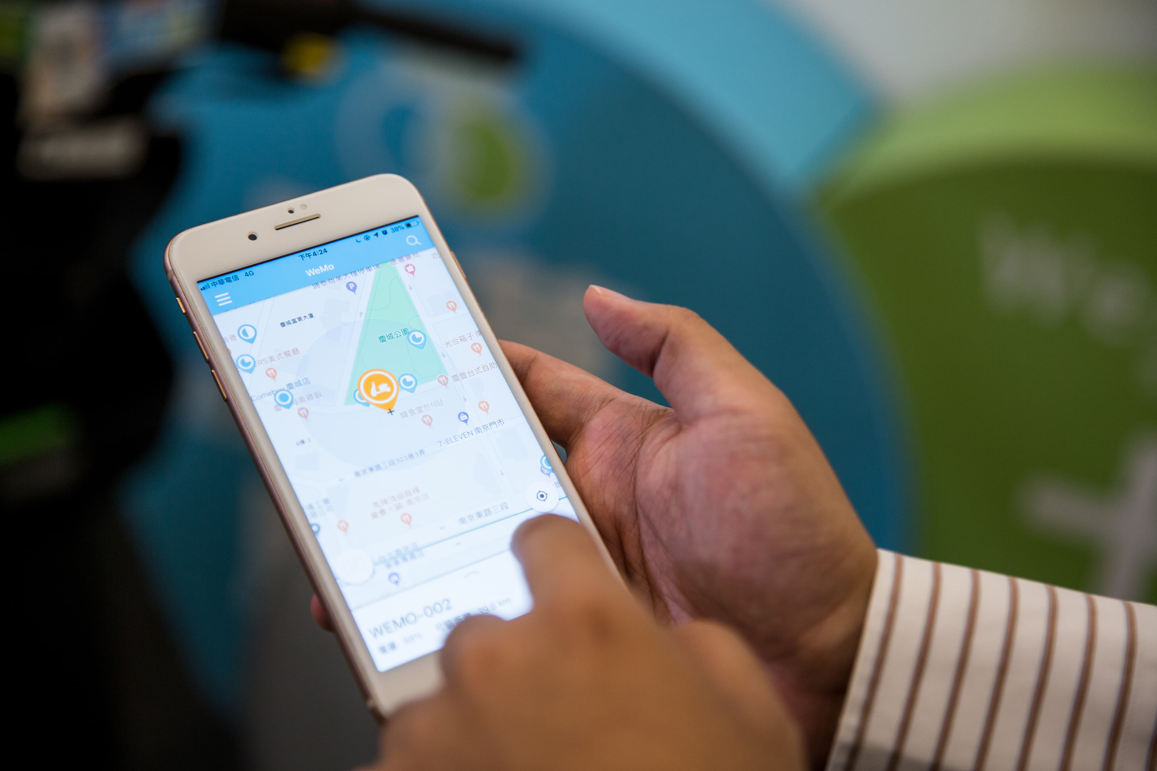 WeMo Scooter透過APP找尋、啟動機車,24小時隨租深受年輕小資族喜愛。