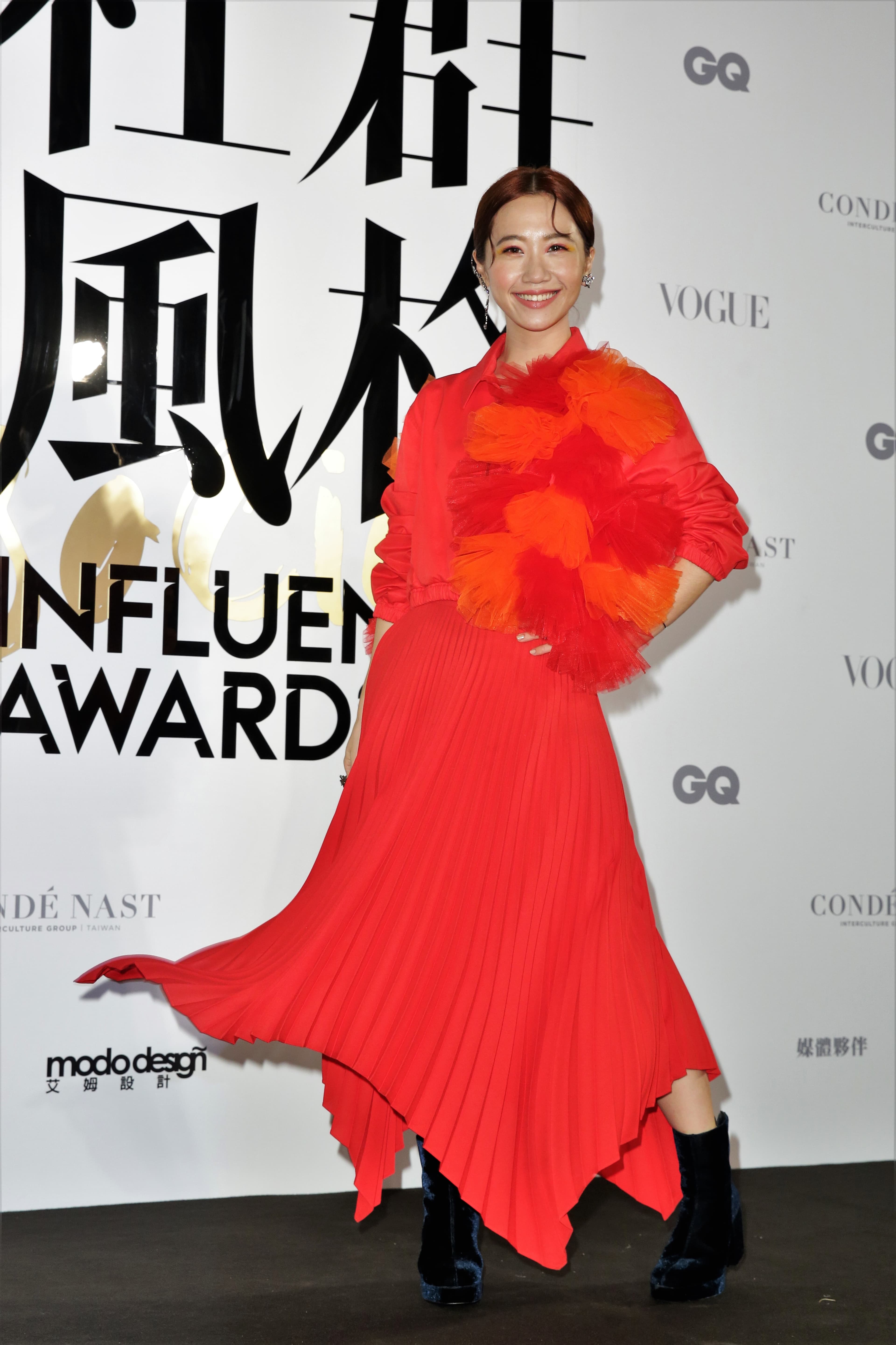 Lulu深夜臉書淚訴師父黃子佼：我們變成敵人了。
