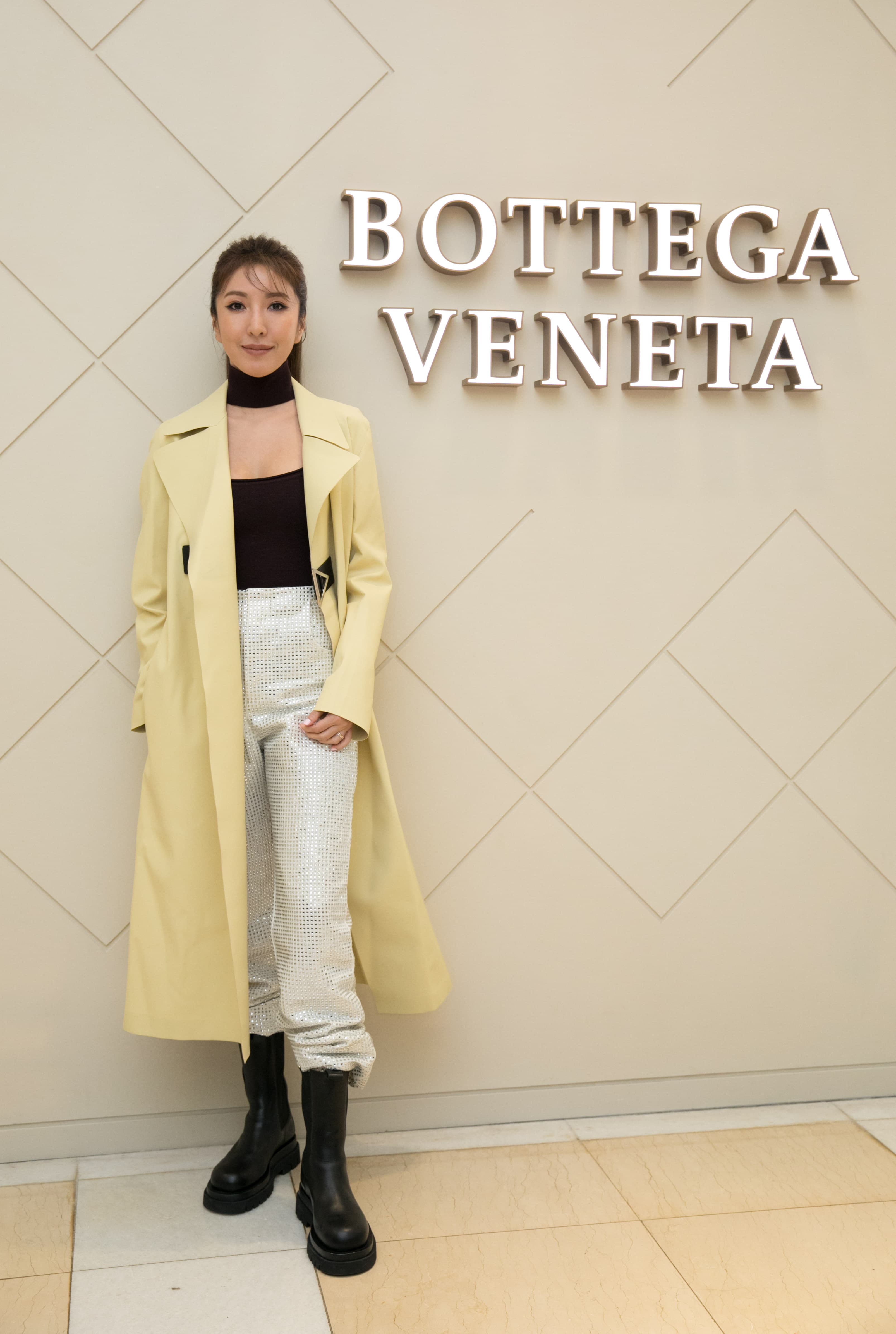 楊謹華以約37萬元行頭出席改裝開幕記者會。（BOTTEGA VENETA提供）