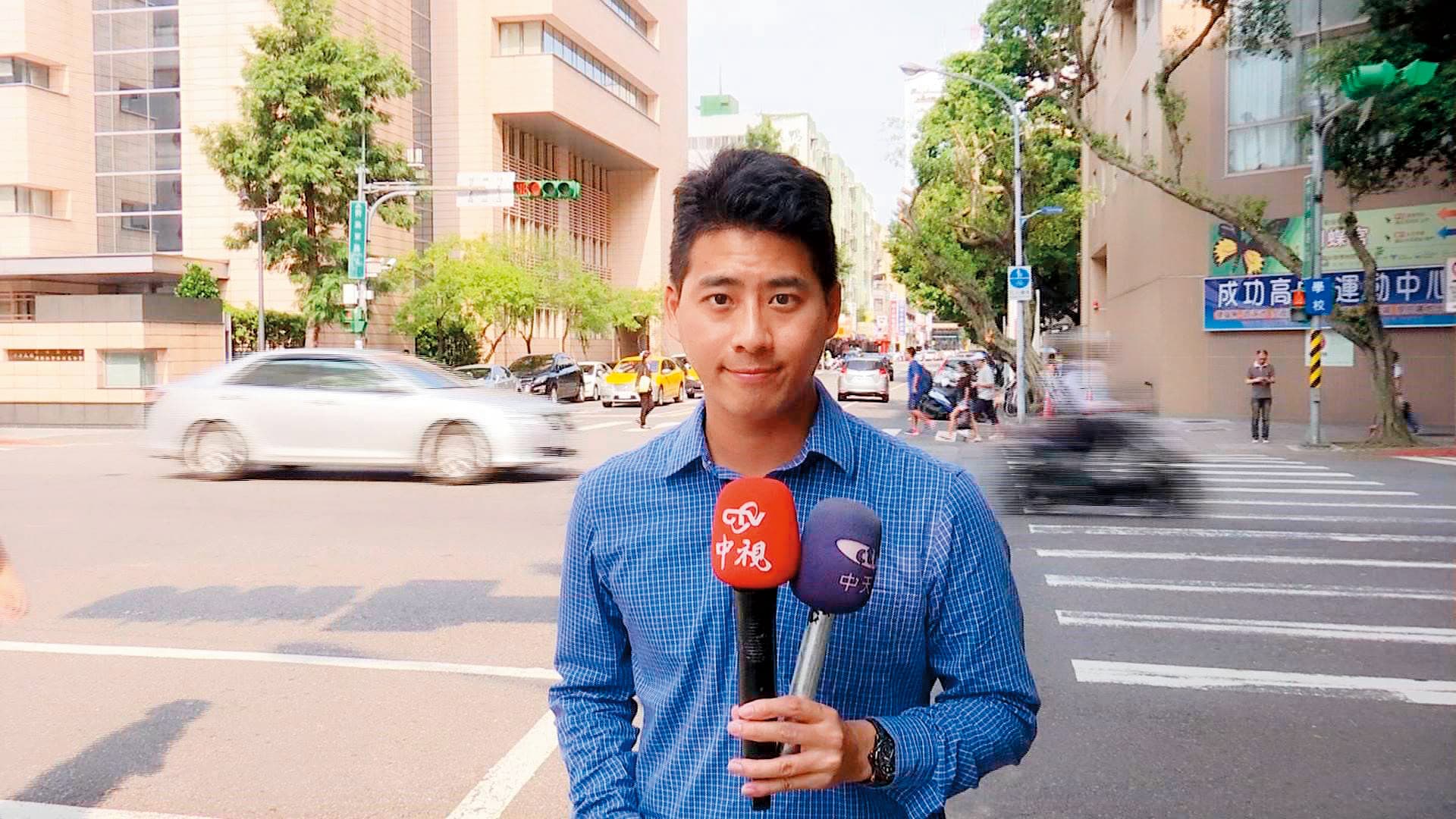 郭岱軒採訪經驗豐富，更曾擔任電視台主播。（翻攝自郭岱軒臉書）