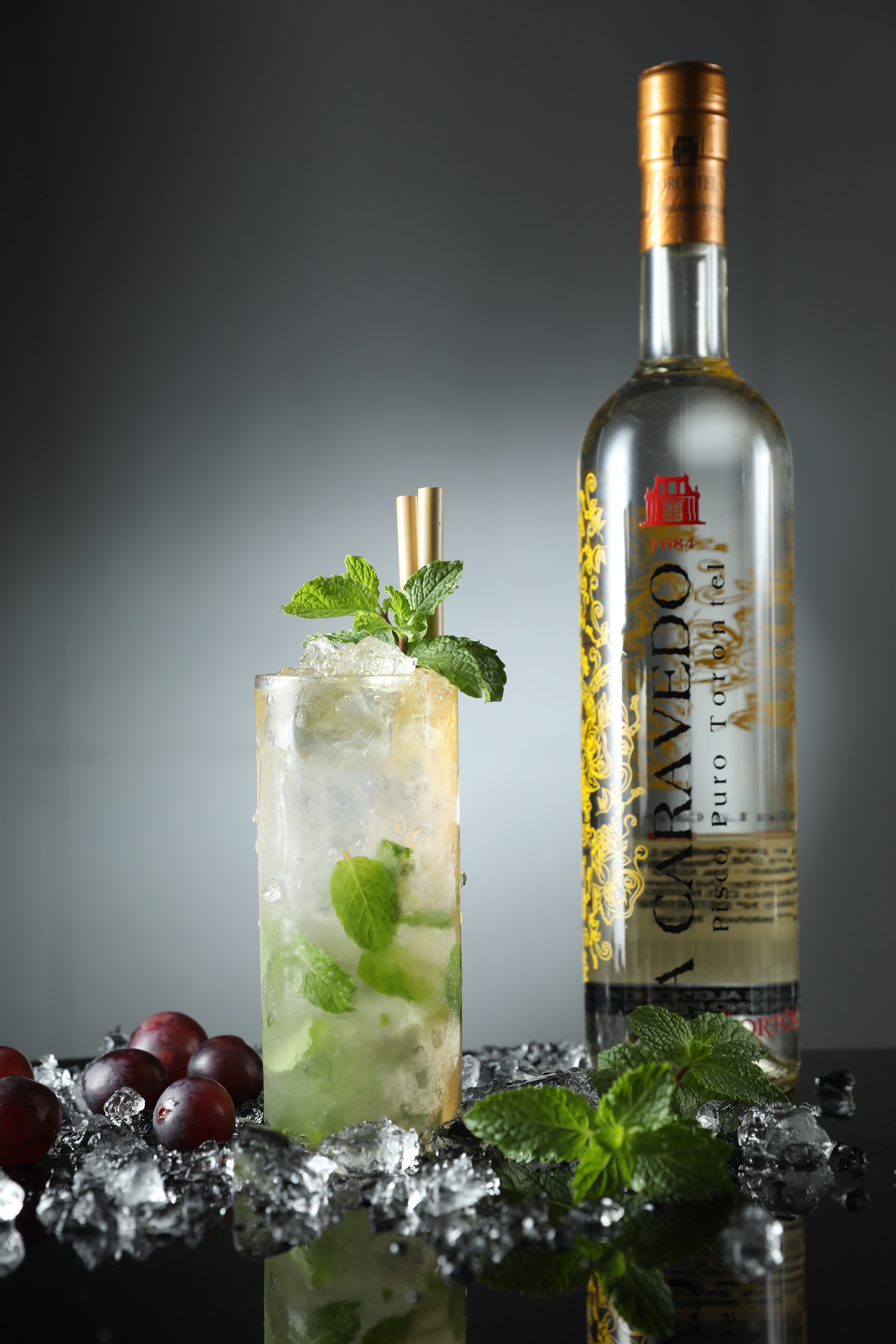 「葡萄」完美發揮秘魯白蘭地乾淨的果香，重新定義Mojito。（400元／杯）