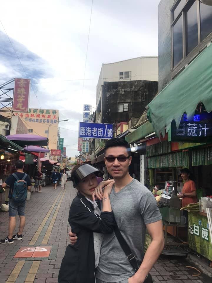小S追劇常有欣賞的男演員，但不忘在社群平台上與老公曬恩愛。（翻攝自小S臉書）