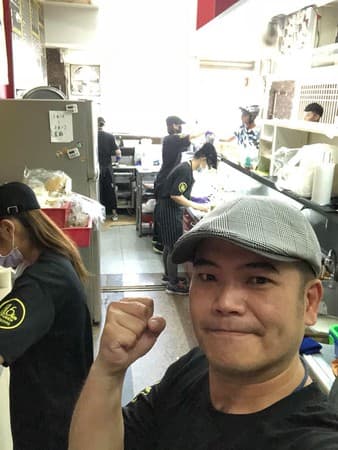 馬國畢沉迷職棒簽賭，欠下5000萬債務，狂接通告之外，更兼職當Uber司機。（摘自馬國畢臉書）