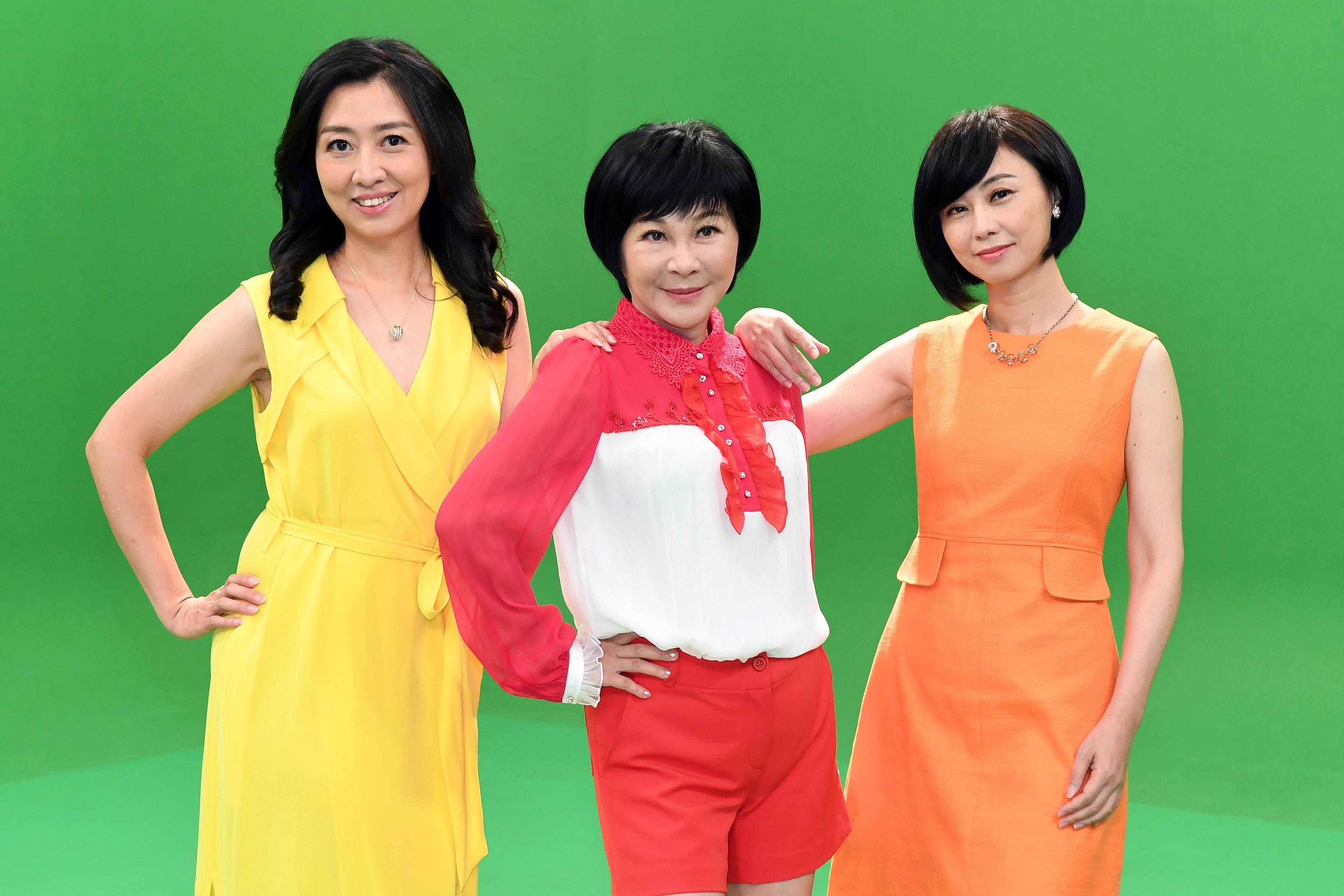 吳淡如（中）、鄧惠文（左）、賴芳玉（右）一同組成「婦仇者聯盟」，接下華視新節目主持棒。（華視提供）