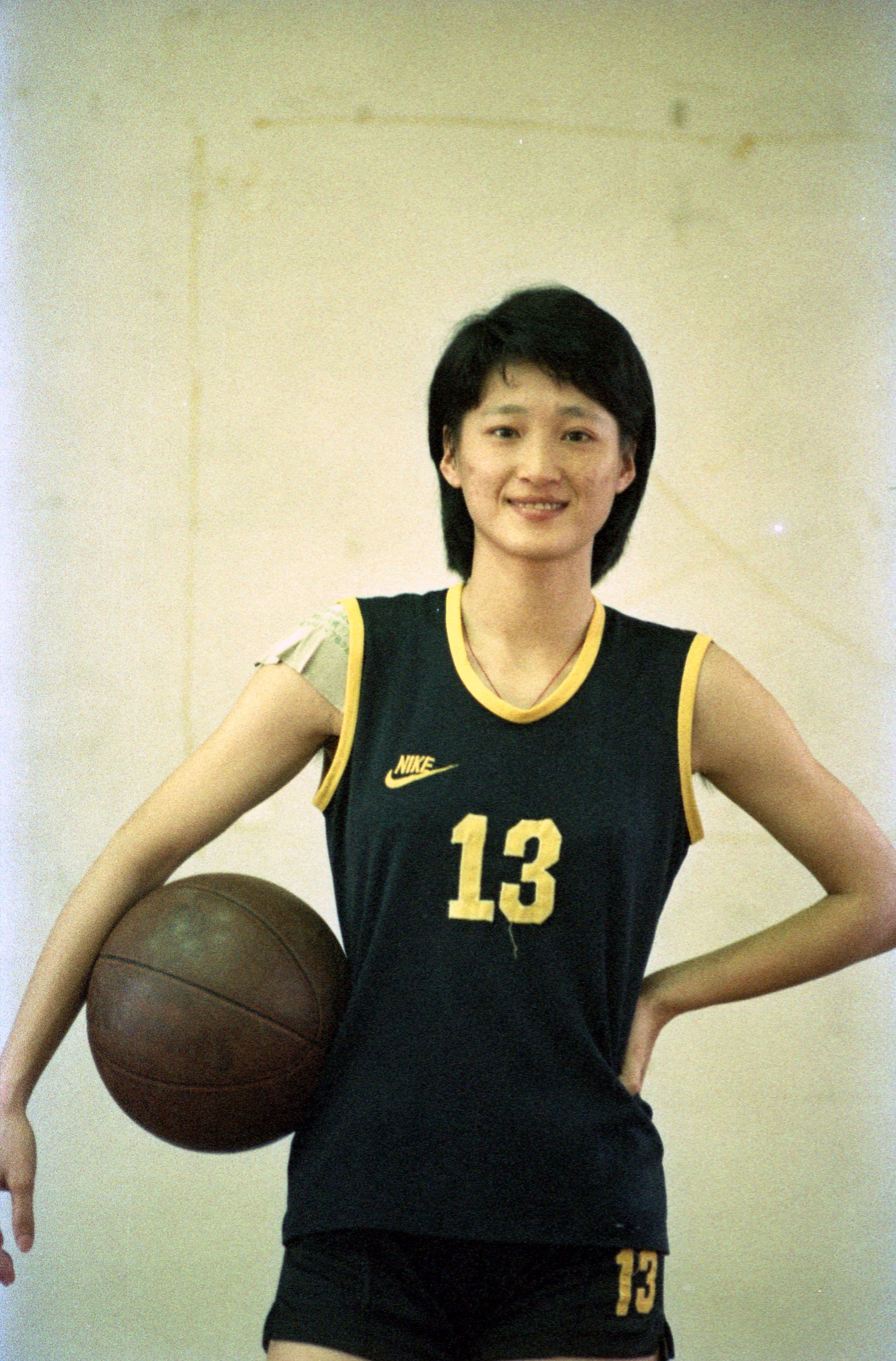 嚴陳莉蓮是女籃國手，擅長打第4節反攻，曾擔任中華女籃隊長與領隊，如今出手整頓裕隆集團，試圖帶著員工浴火重生。