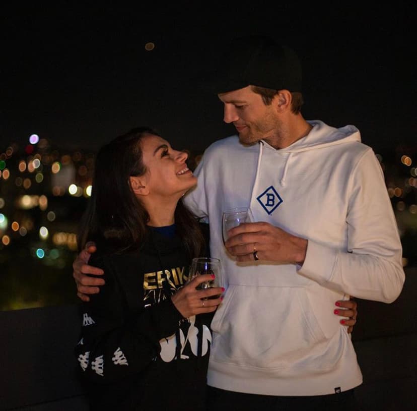 艾希頓庫奇現和女星蜜拉庫妮絲結婚，也常有離婚傳言。（翻攝自艾希頓庫奇IG）
