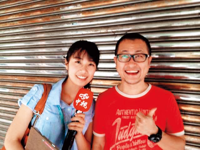 周亭羽（左）因採訪工作認識九把刀，互有好感的兩人，快速陷熱戀。（翻攝自周亭羽臉書）