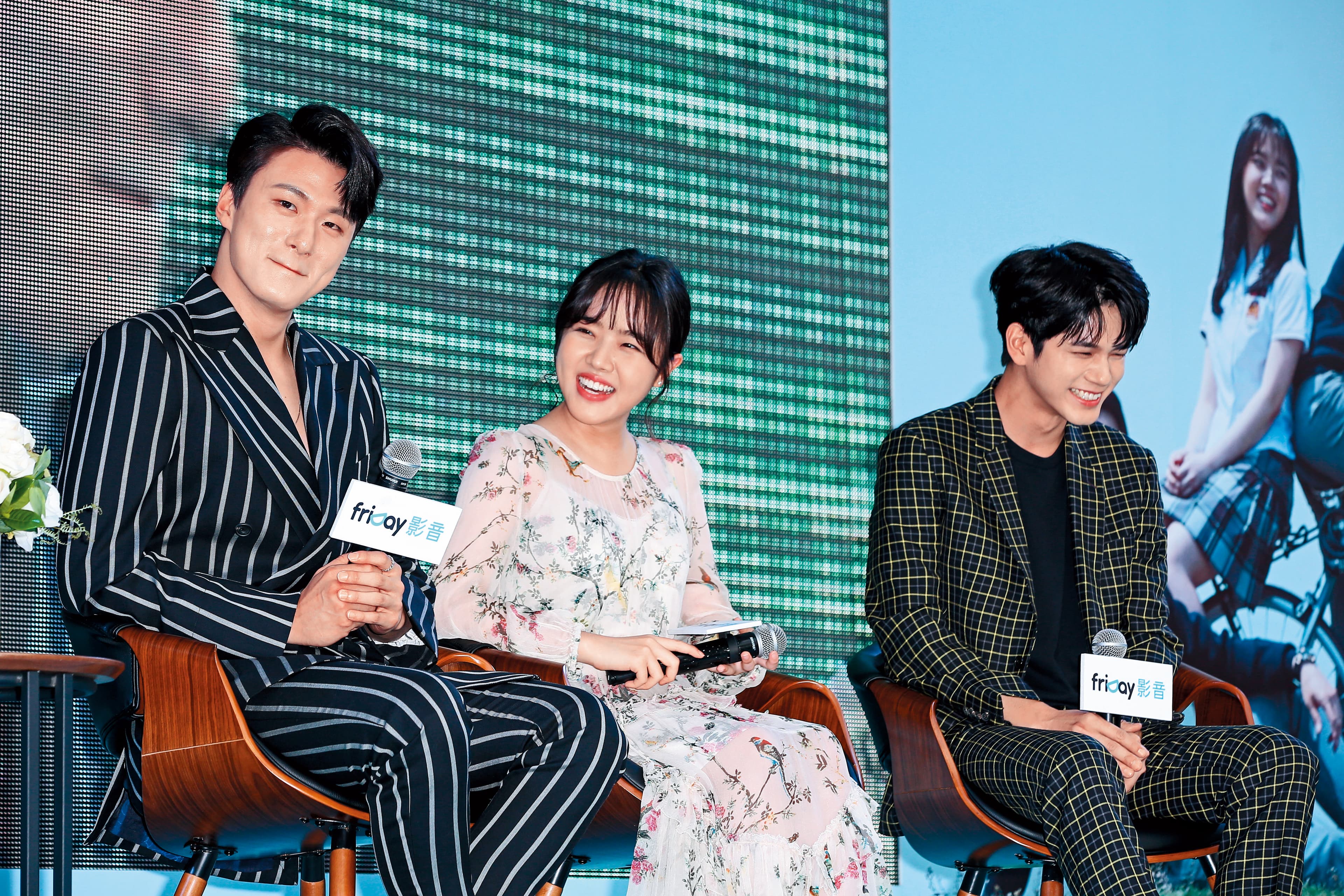 金香起（中）與申承浩（左）、邕聖祐（右）為主演韓劇《18歲的瞬間》來台舉辦見面會。