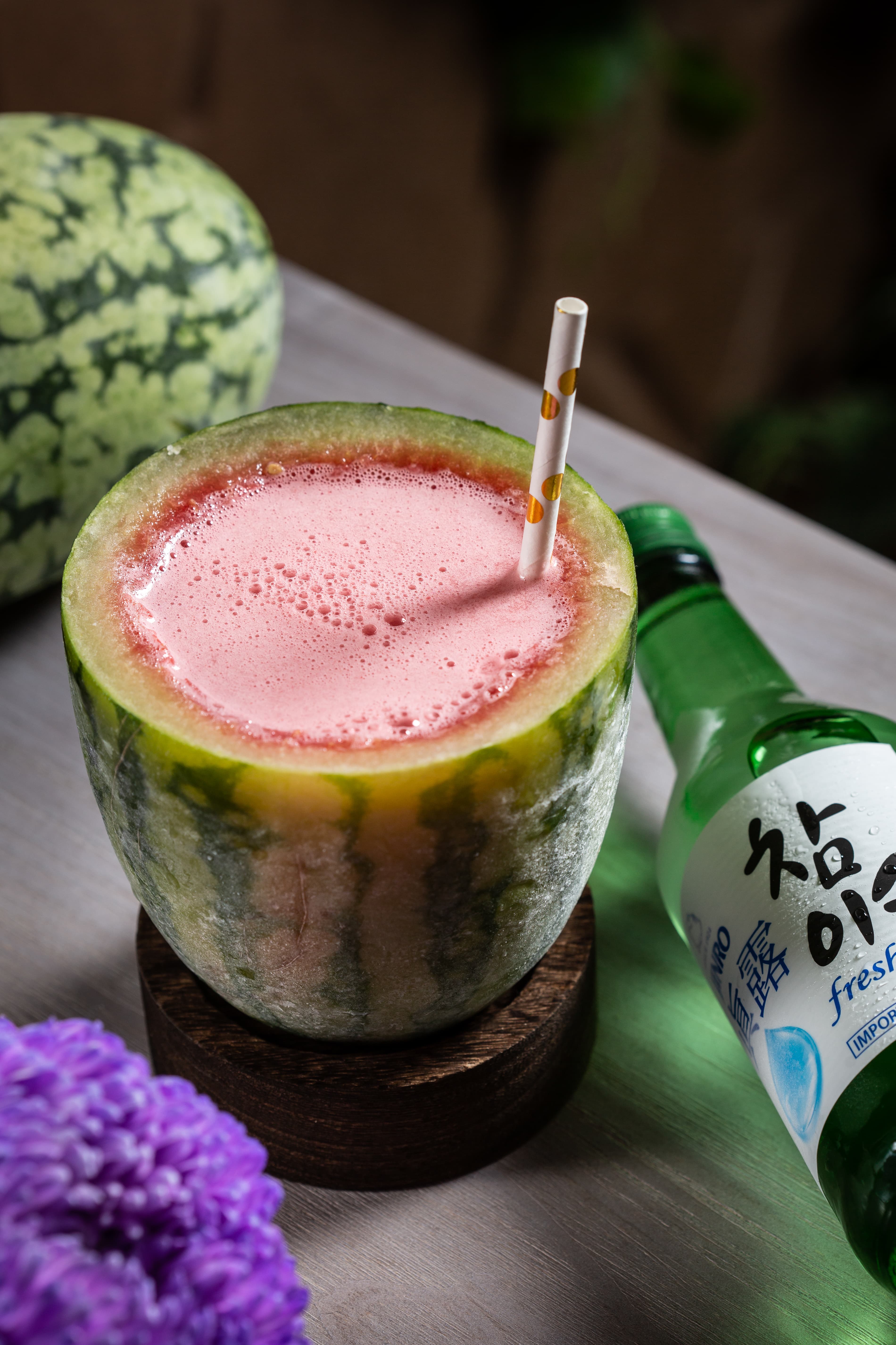 「西瓜燒酒」口感細滑如西瓜牛奶，頗適合炎夏。（300元／杯）