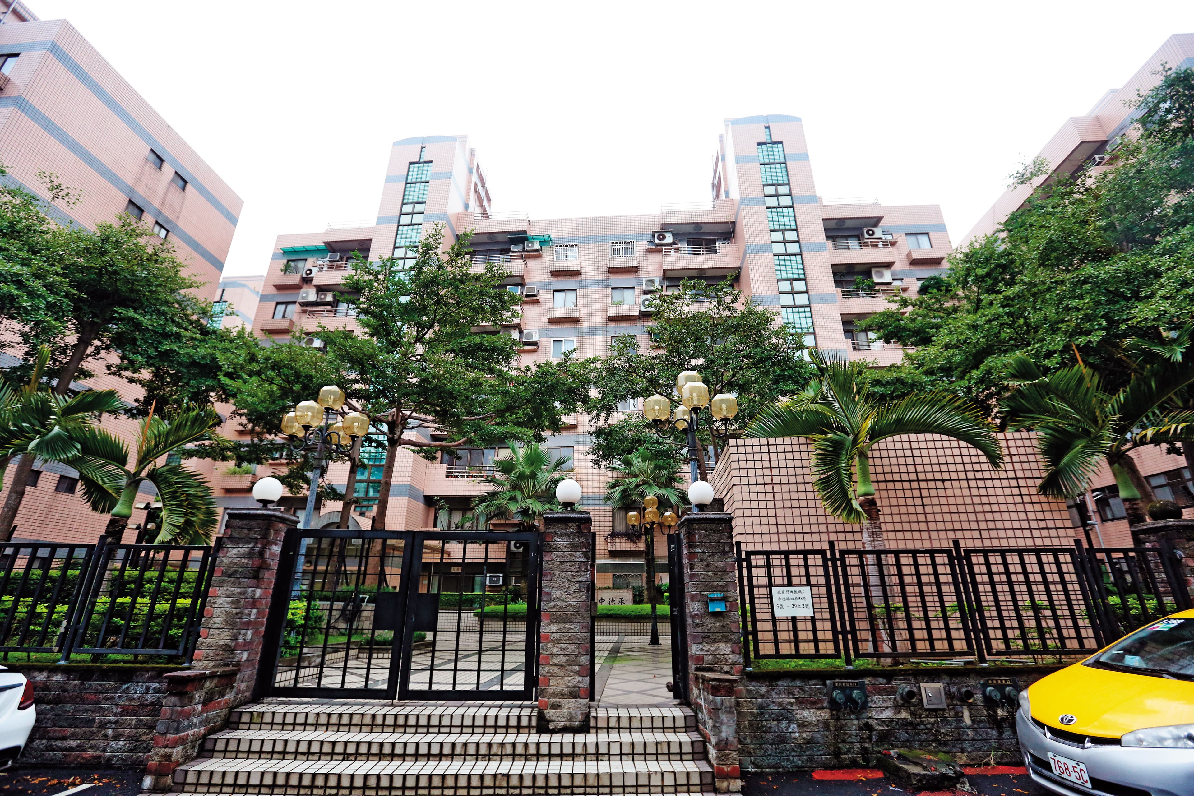 張瑞雄向行政院要來一間官舍，花大筆校務經費修繕裝潢，遭爆自己不住卻給前妻、女兒住。