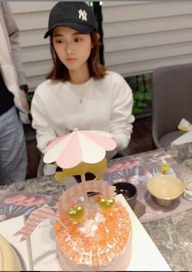 愷樂堂妹正面照曝光，網友盛讚神基因。（圖截自愷樂IG）