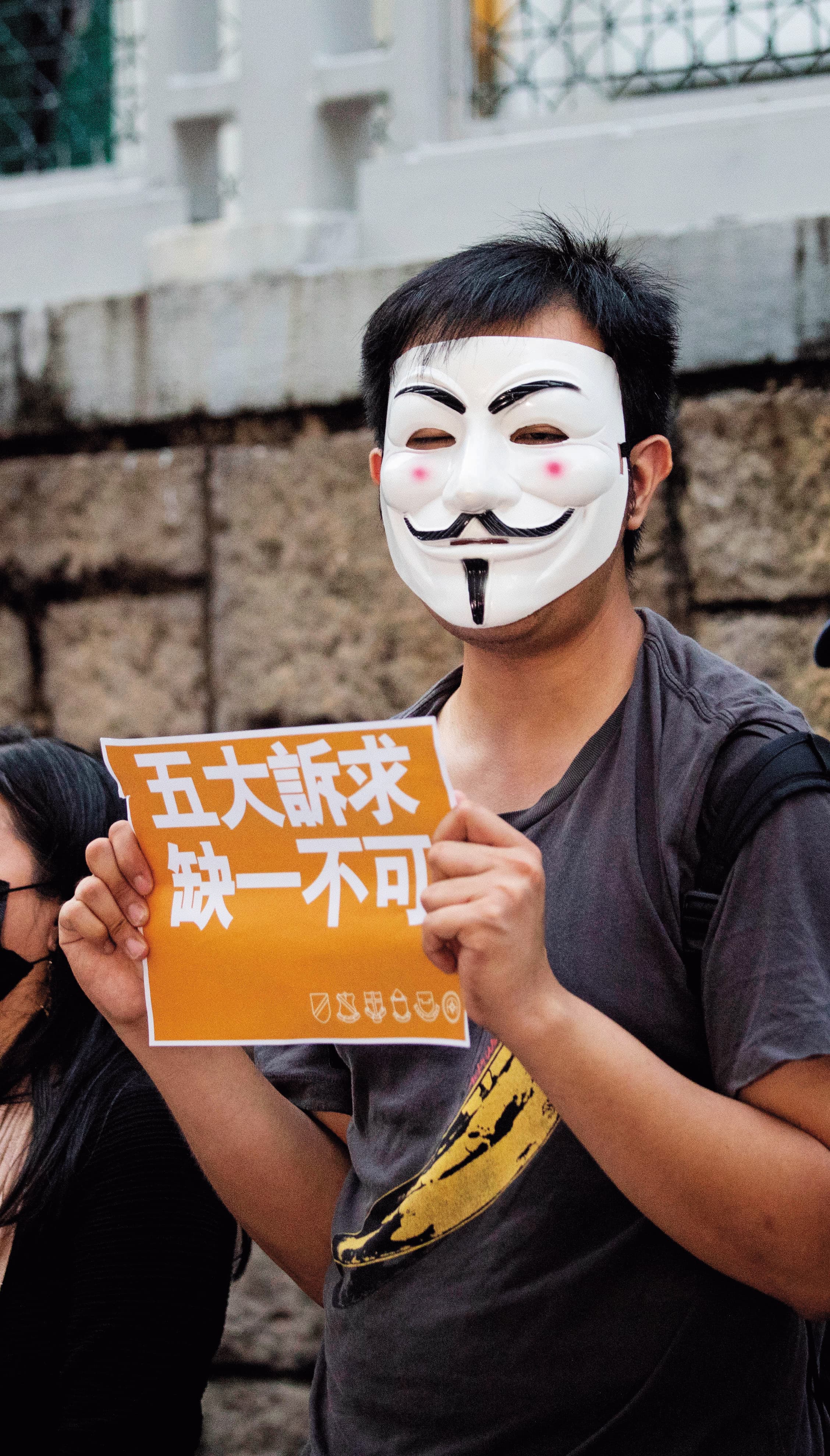 縱使林鄭月娥宣布撤回反送中條例，但香港群眾仍堅持5大訴求缺一不可，否則，運動不會停止。