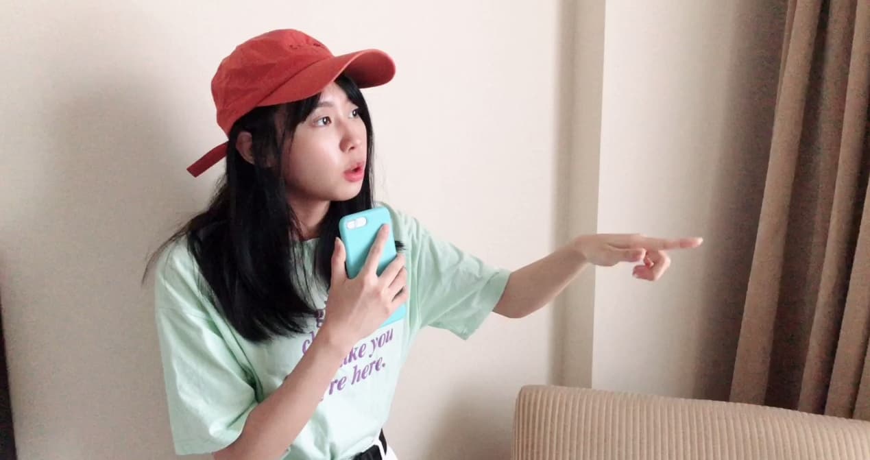 為了總決賽，李芷婷不斷練唱，希望能坐上冠軍寶座。
