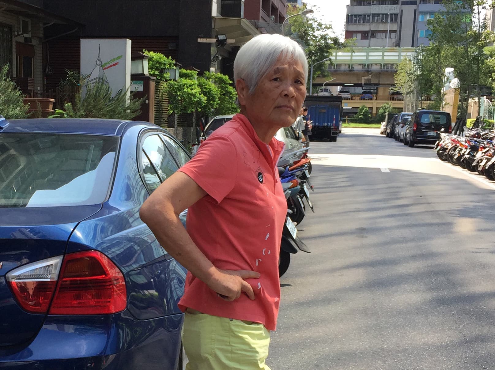 對於家變一事黃碧雲不發一語，僅搖搖頭示意記者離開。