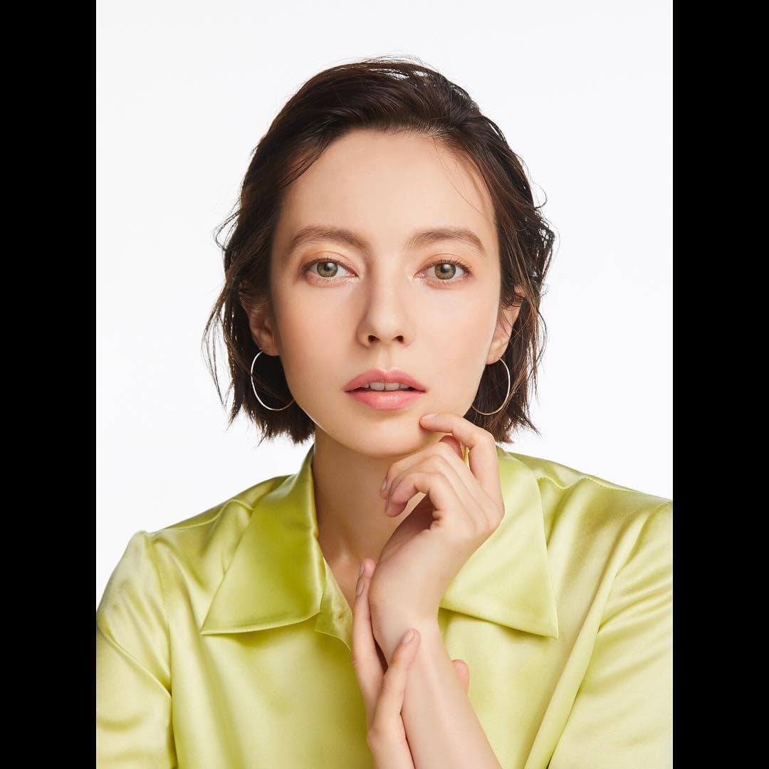 原是國民人氣女星的貝琪，爆出勾搭樂團人夫主唱，她開記者會道歉不倫醜聞，但網友並不買單。（翻攝自貝琪IG）