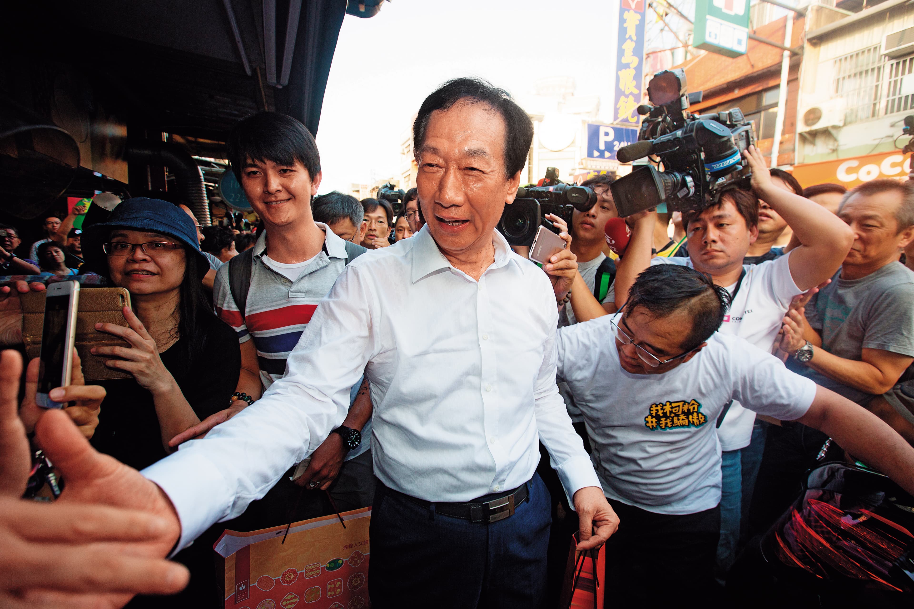 在廣州廠延後裝機消息曝光1個月後，4月17日下午，郭台銘宣布參與國民黨總統初選。