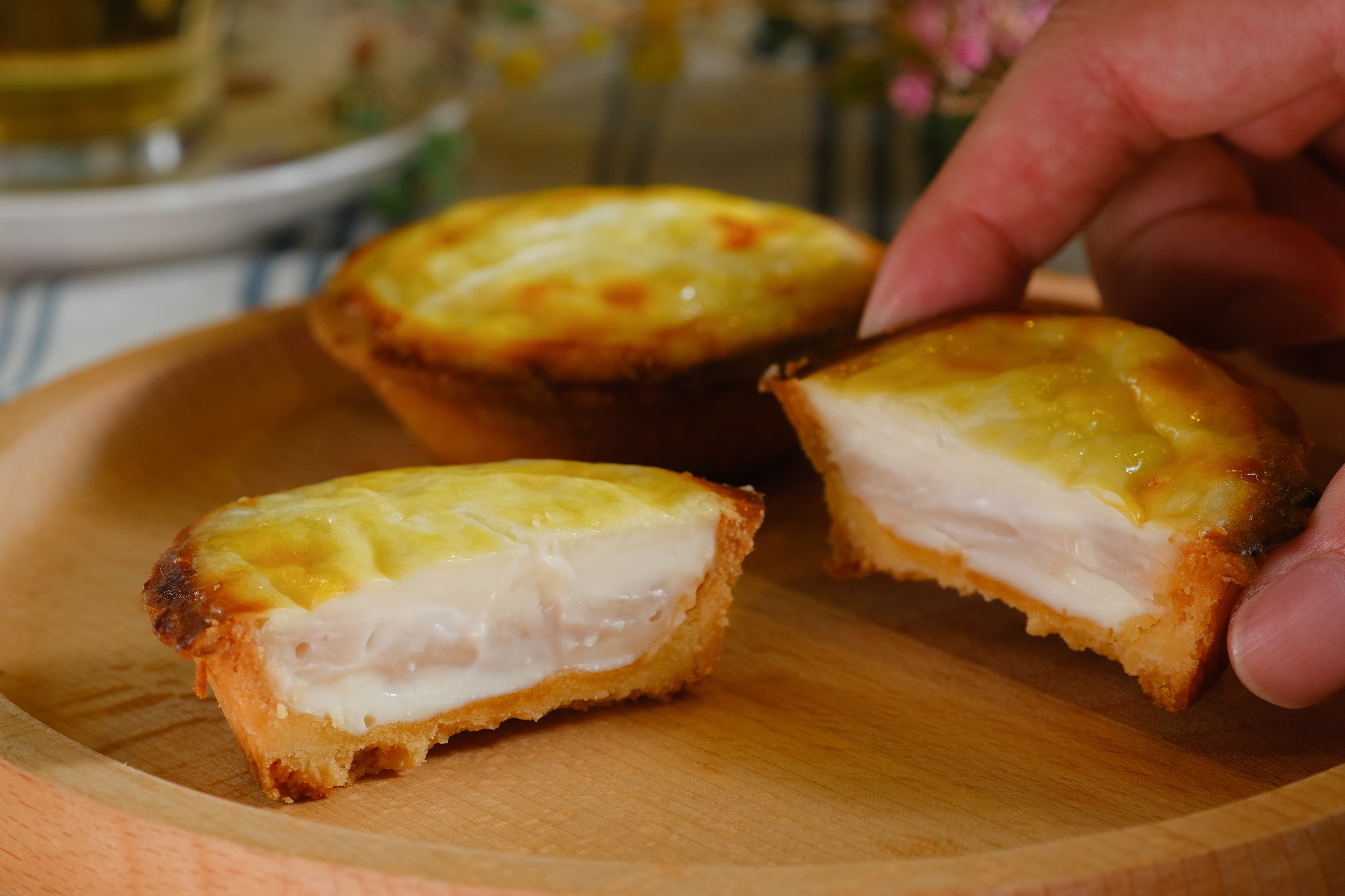 「芋頭半熟起司塔」的塔皮酥脆不油，內餡有淡淡芋香和起司的微酸。（55元／個）