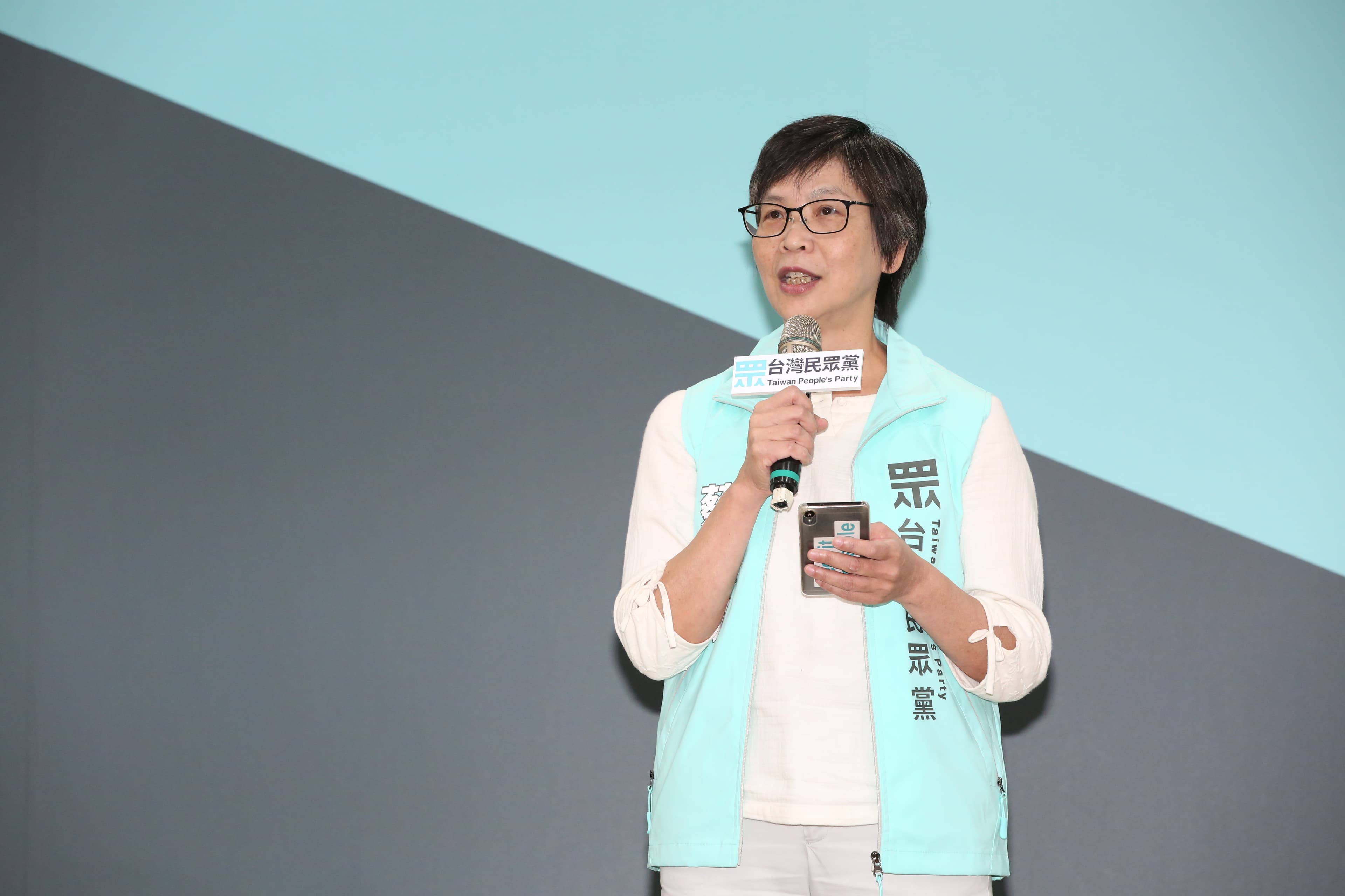 蔡璧如透露，郭台銘也考慮披上民眾黨搶不分區立委席次。