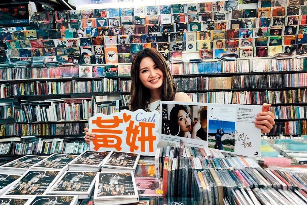黃妍出道1年，推出個人全新創作專輯《黃妍說》，用14首歌曲述說不同的故事。（翻攝自黃妍IG）