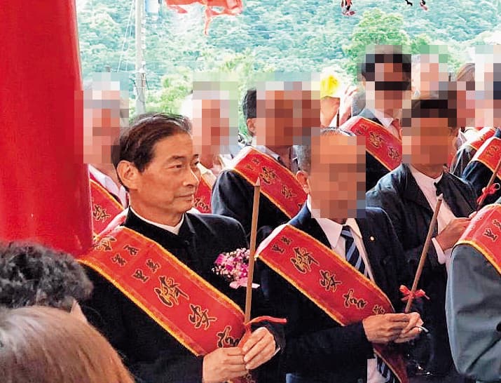 統促黨經營基層以宮廟為主要對象，張安樂（左）時常出席各宮廟慶典。