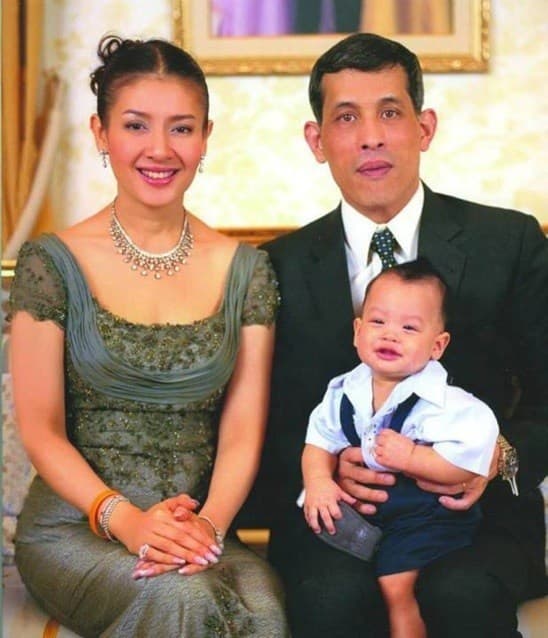 第三任妻子詩禮拉米與泰王的合照。（翻攝Royal Foibles）