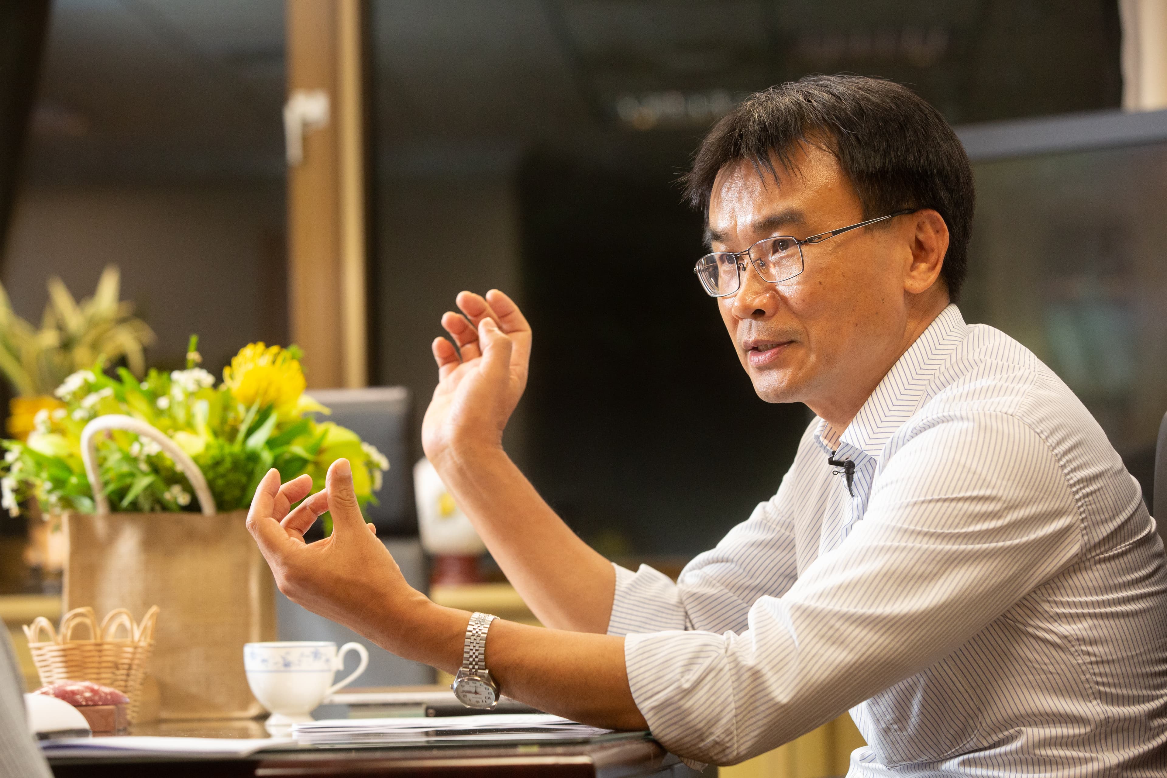 陳吉仲說，推動政策，內心理念不免與現實有所衝突，有時先做到六十分，再往上邁進。