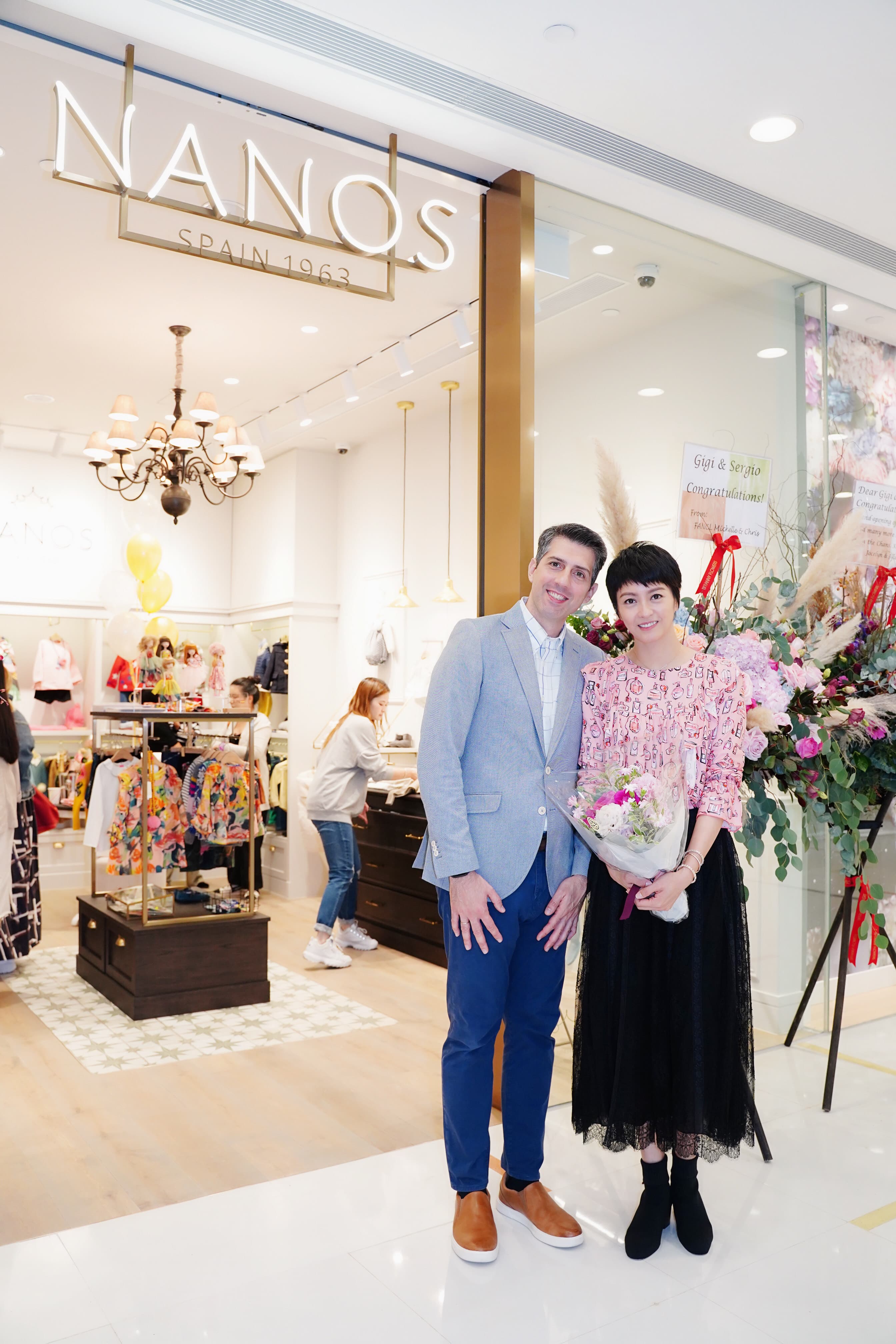 Gigi與老公Sergio齊出席分店開幕，對於逆勢開分店，兩人都大有信心。（MingChai Entertainment提供）