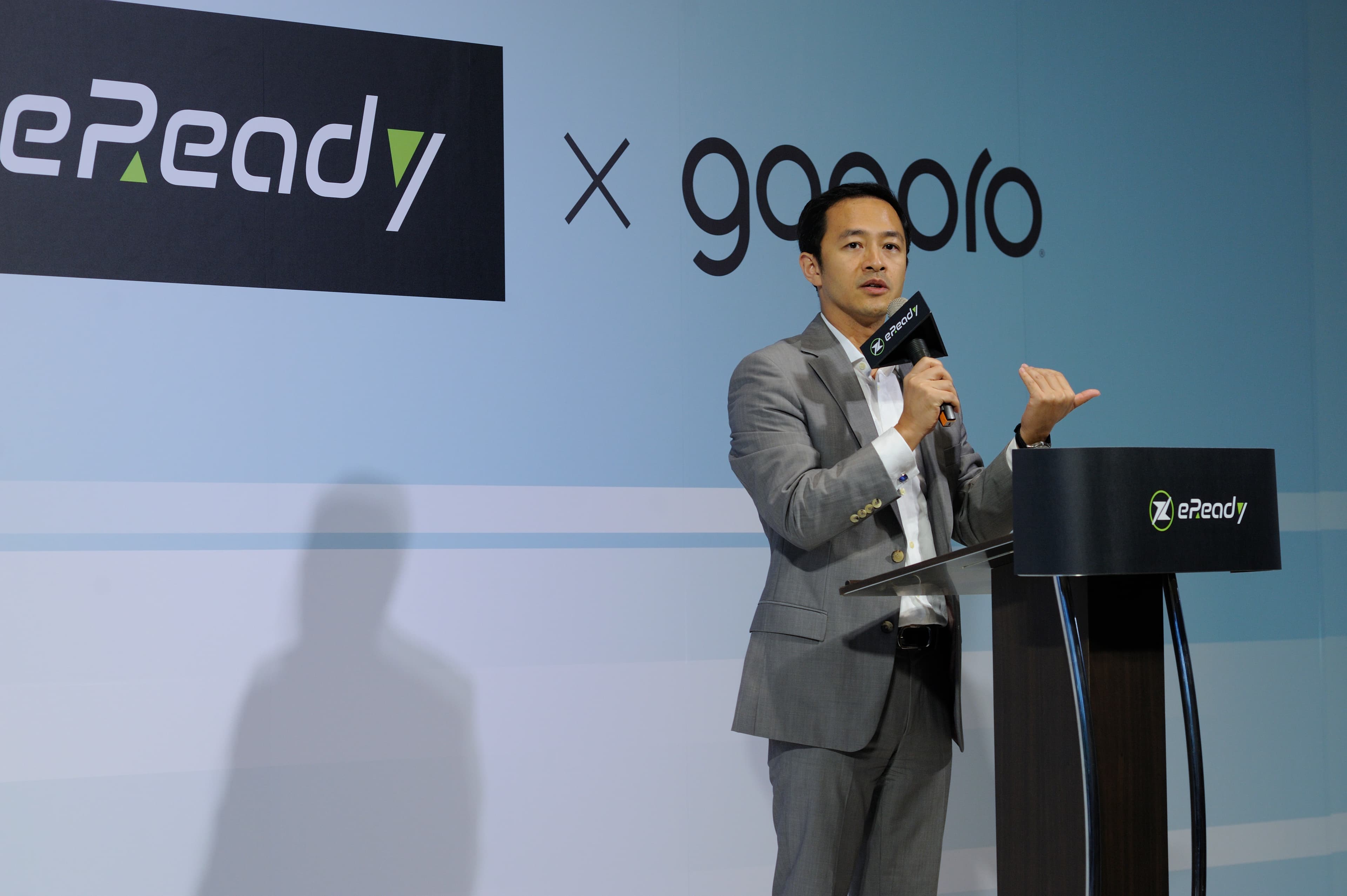 Gogoro Network總經理潘璟倫表示，Gogoro Network電池交換平台提供以電池交換為主、充電為輔的創新模式，帶動電動機車市場快速發展。