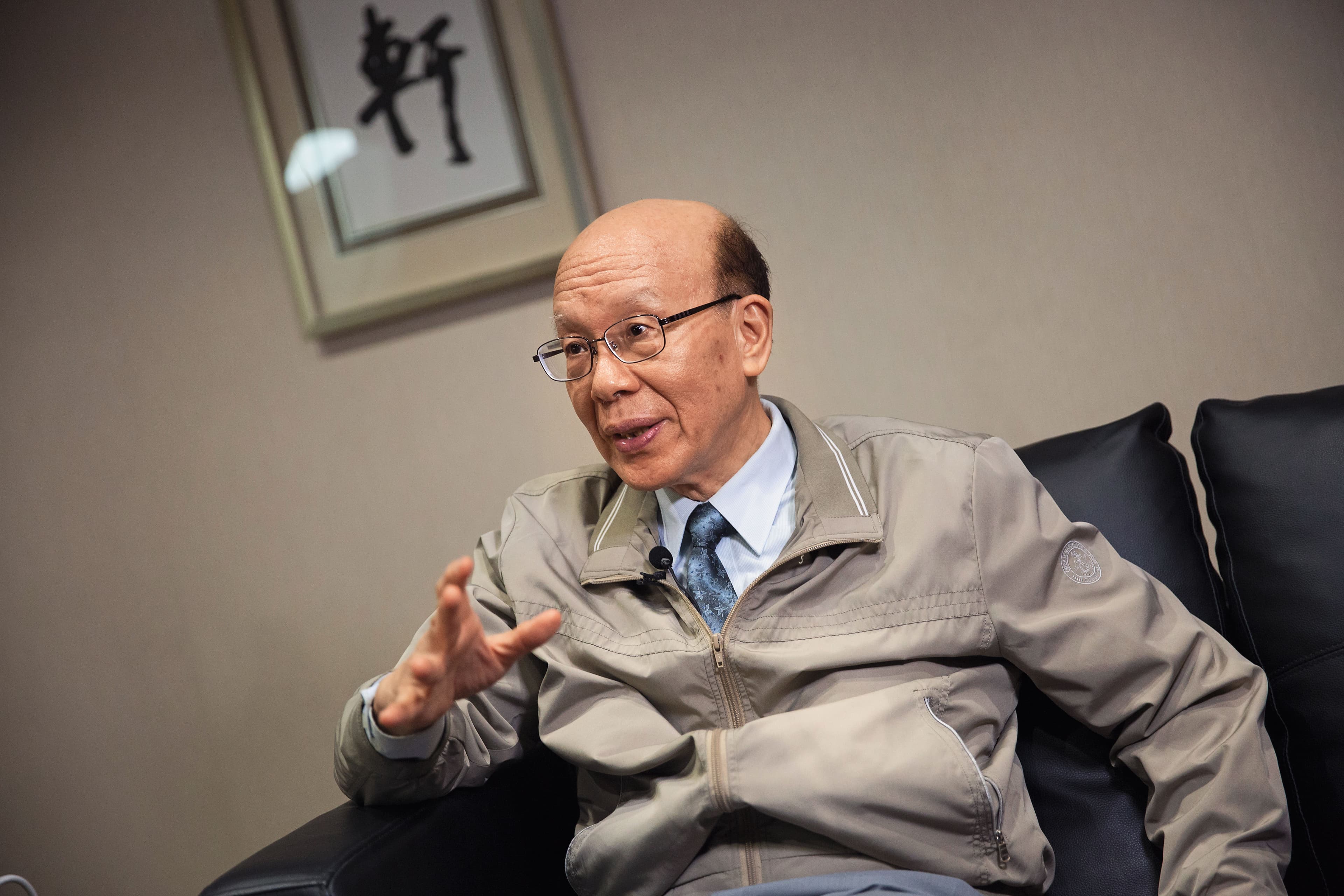 台大前校長李嗣涔研究超自然現象，他相信有靈界及特異功能存在，還在台大開課，吸引不少學生前來聆聽。