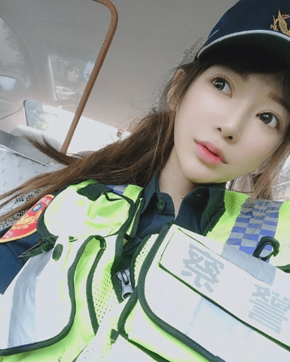 林筱綺在IG上經常PO出許多美照，吸引數十萬網友追蹤。（翻攝IG）