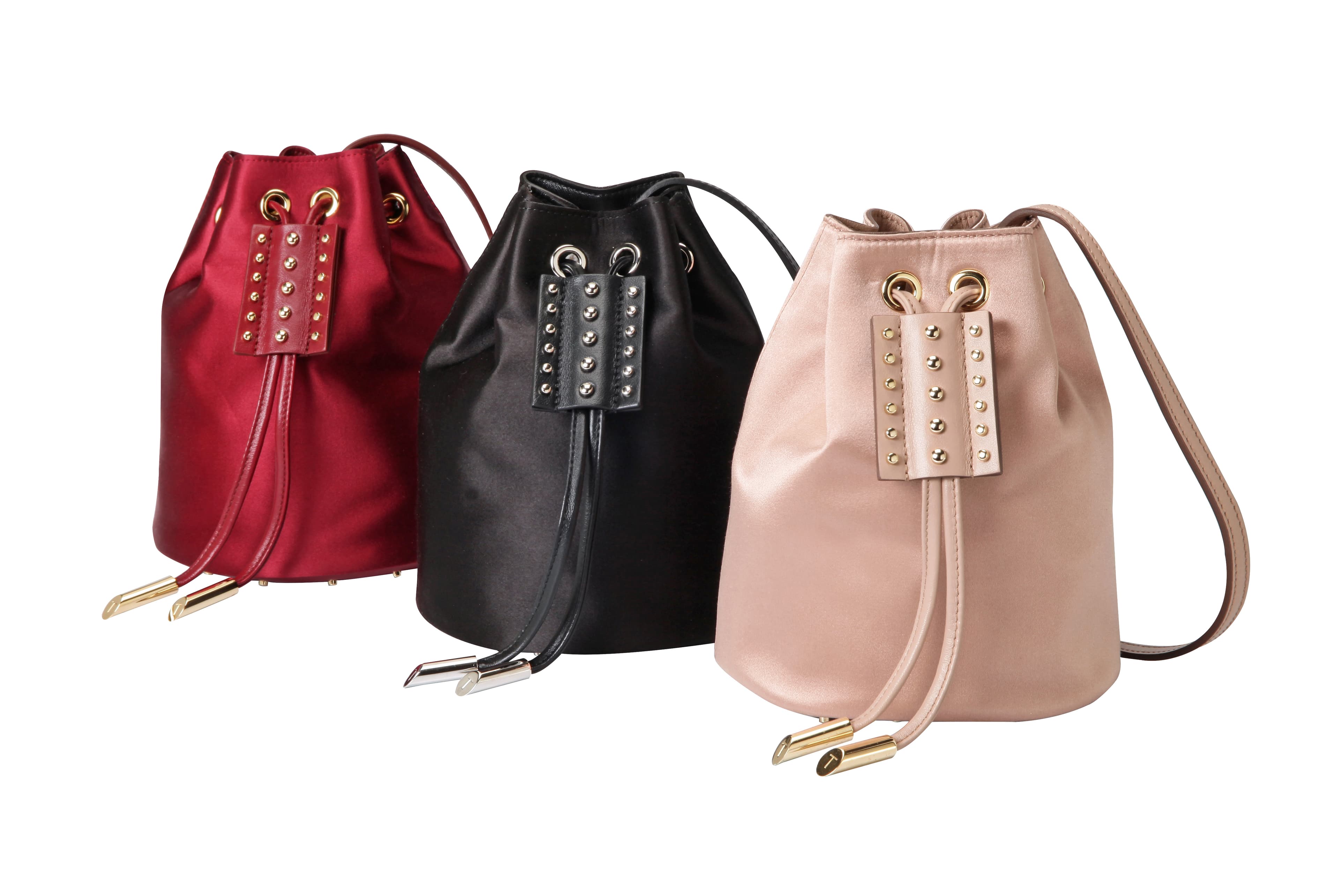 TOD’S AOI mini絲緞材質水桶包，有裸粉色、黑色、酒紅色，NT$32,400。（迪生提供）