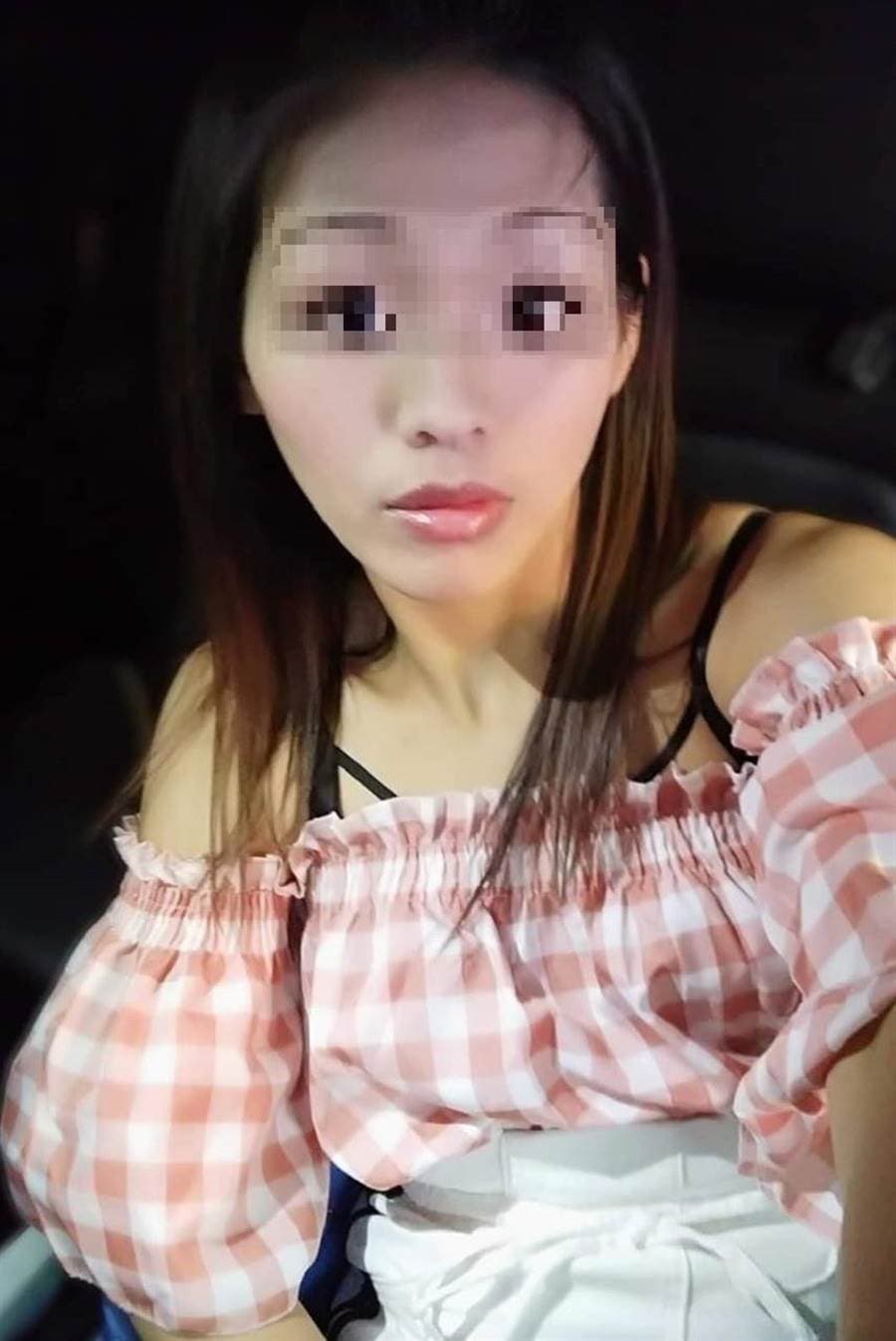 陳女長相清秀，今年透過介紹在本土古裝劇中擔任臨時演員。（翻攝臉書）