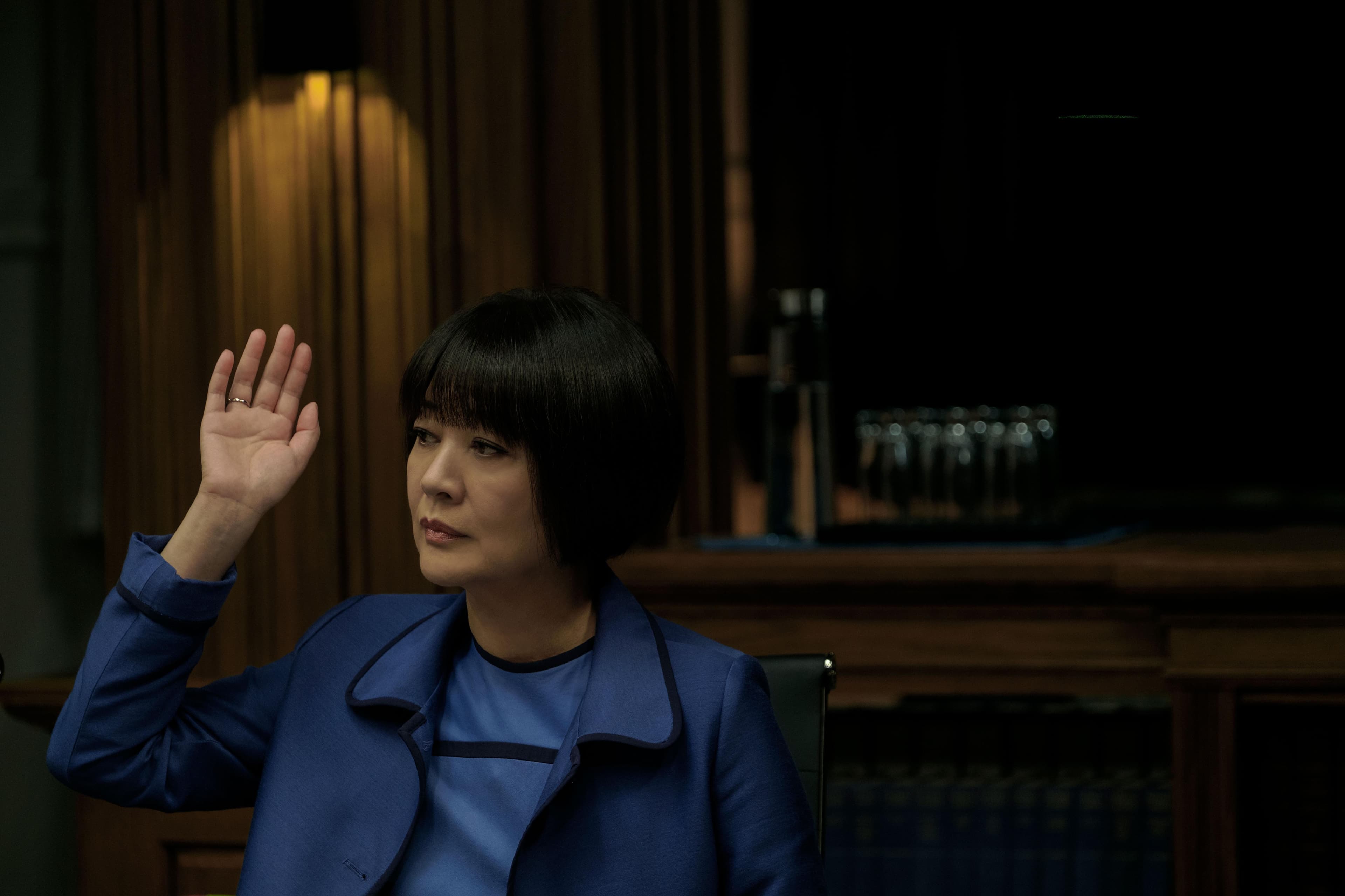 《催眠．裁決》金燕玲飾演陪審團成員，沒有共識、寧可解散不願做出裁決。（甲上娛樂提供）