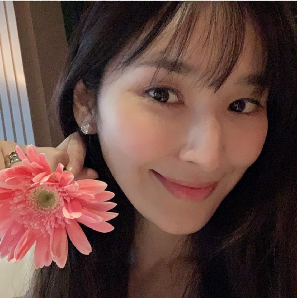 據傳吳佩慈雖跟紀曉波未婚生子，但她的身家卻因紀曉波關係爆增。（翻攝自吳佩慈小紅書）
